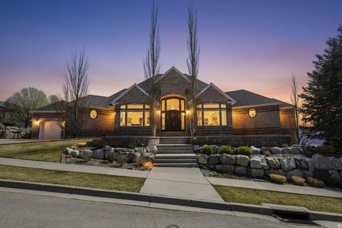 Photo of 684 N SUMMIT WAY Way, Alpine, UT 84004 (MLS # 2147360)