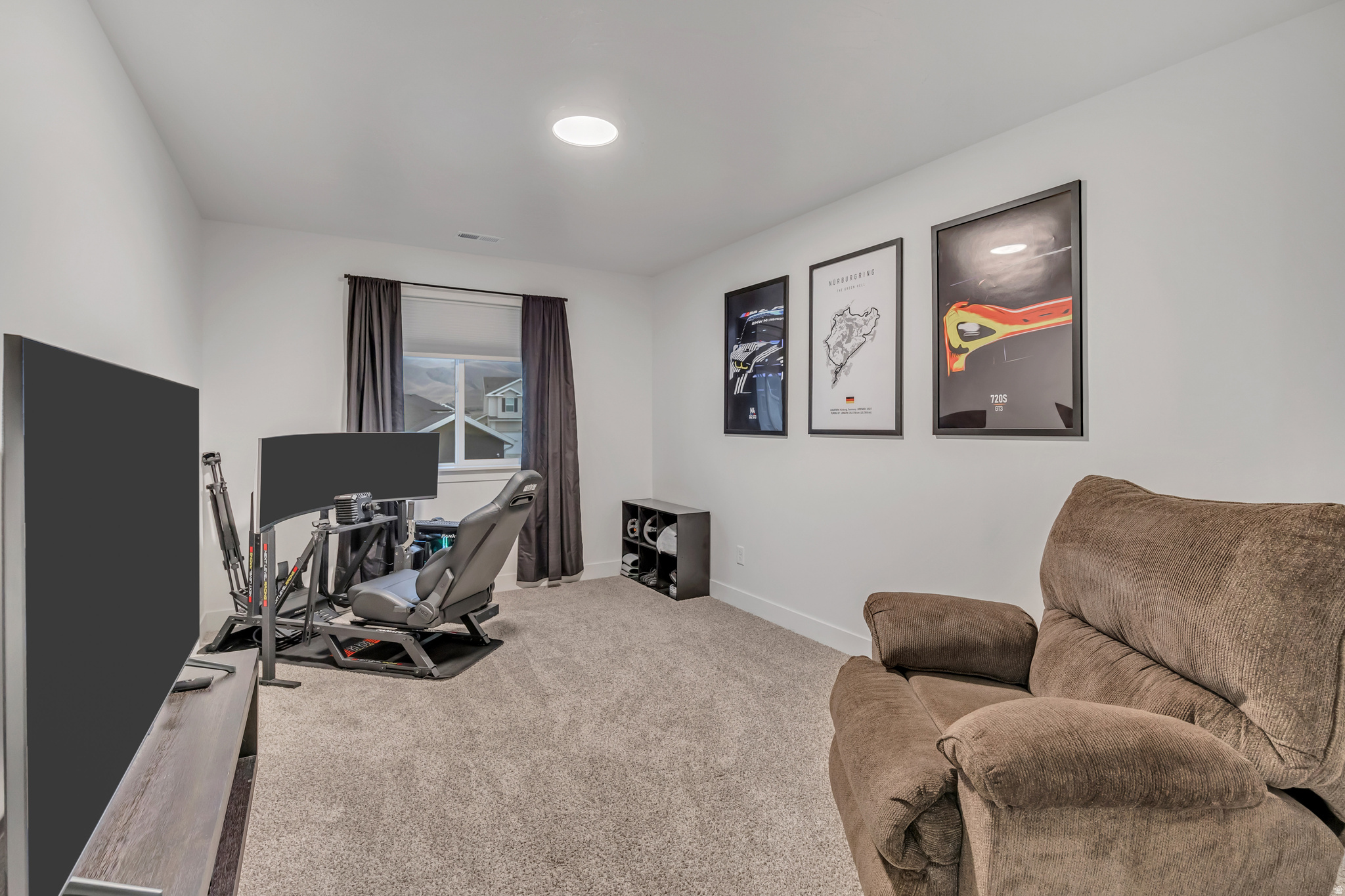 SILVER LAKE - Residential