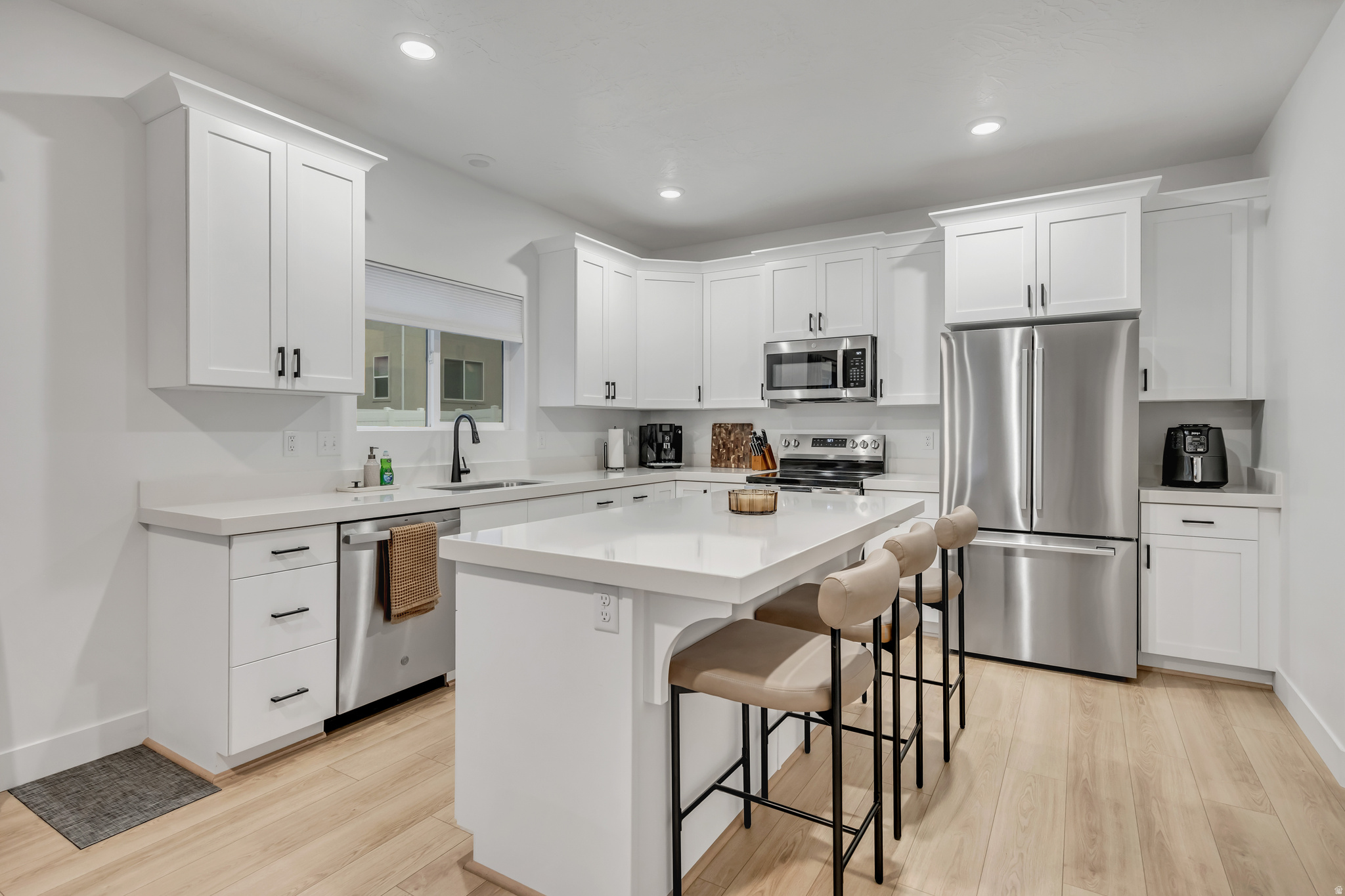 SILVER LAKE - Residential