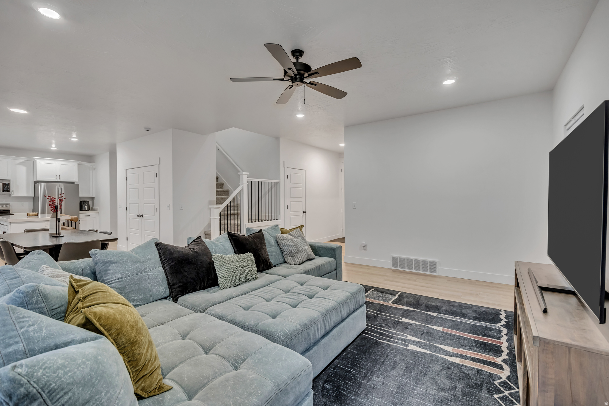 SILVER LAKE - Residential