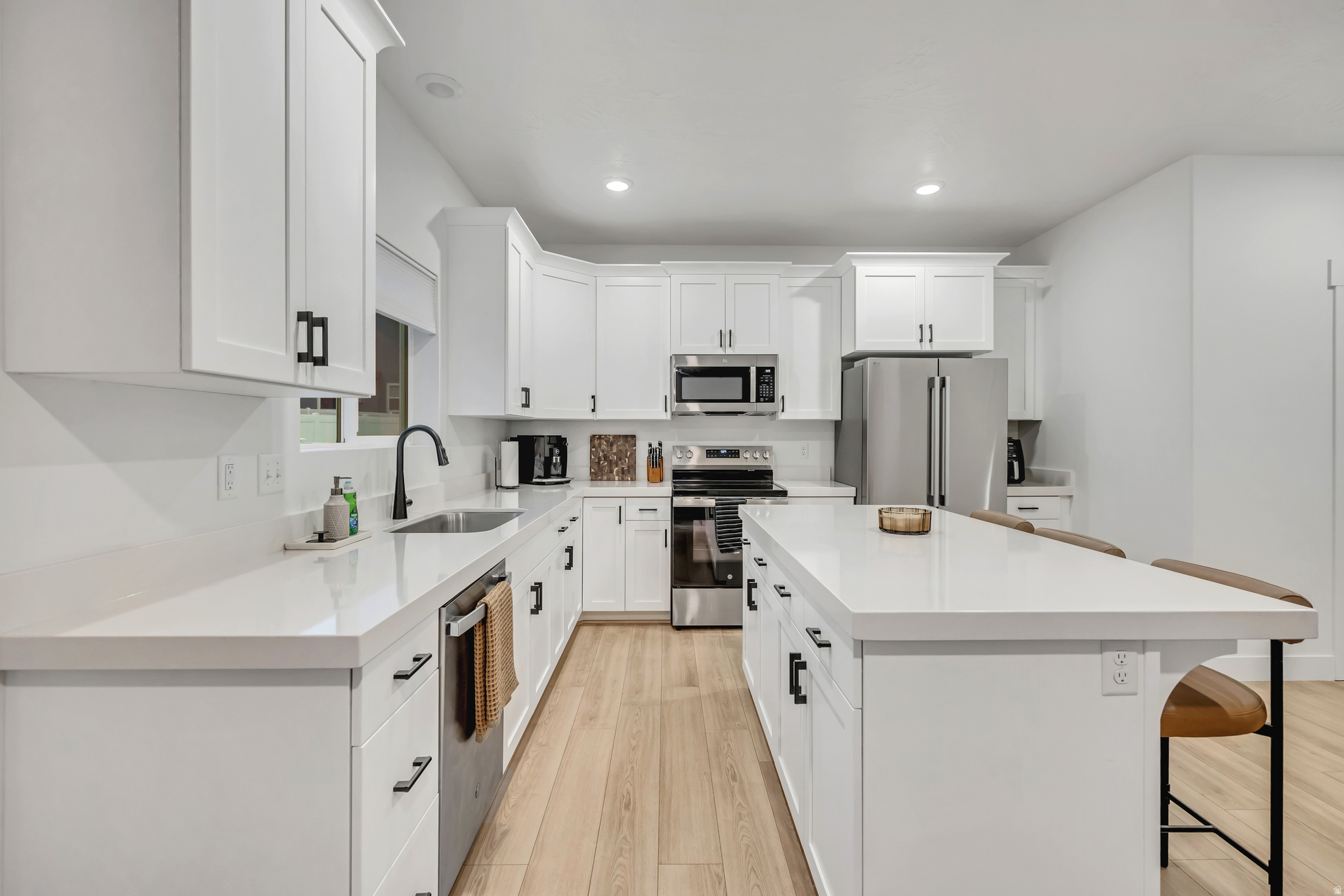 SILVER LAKE - Residential