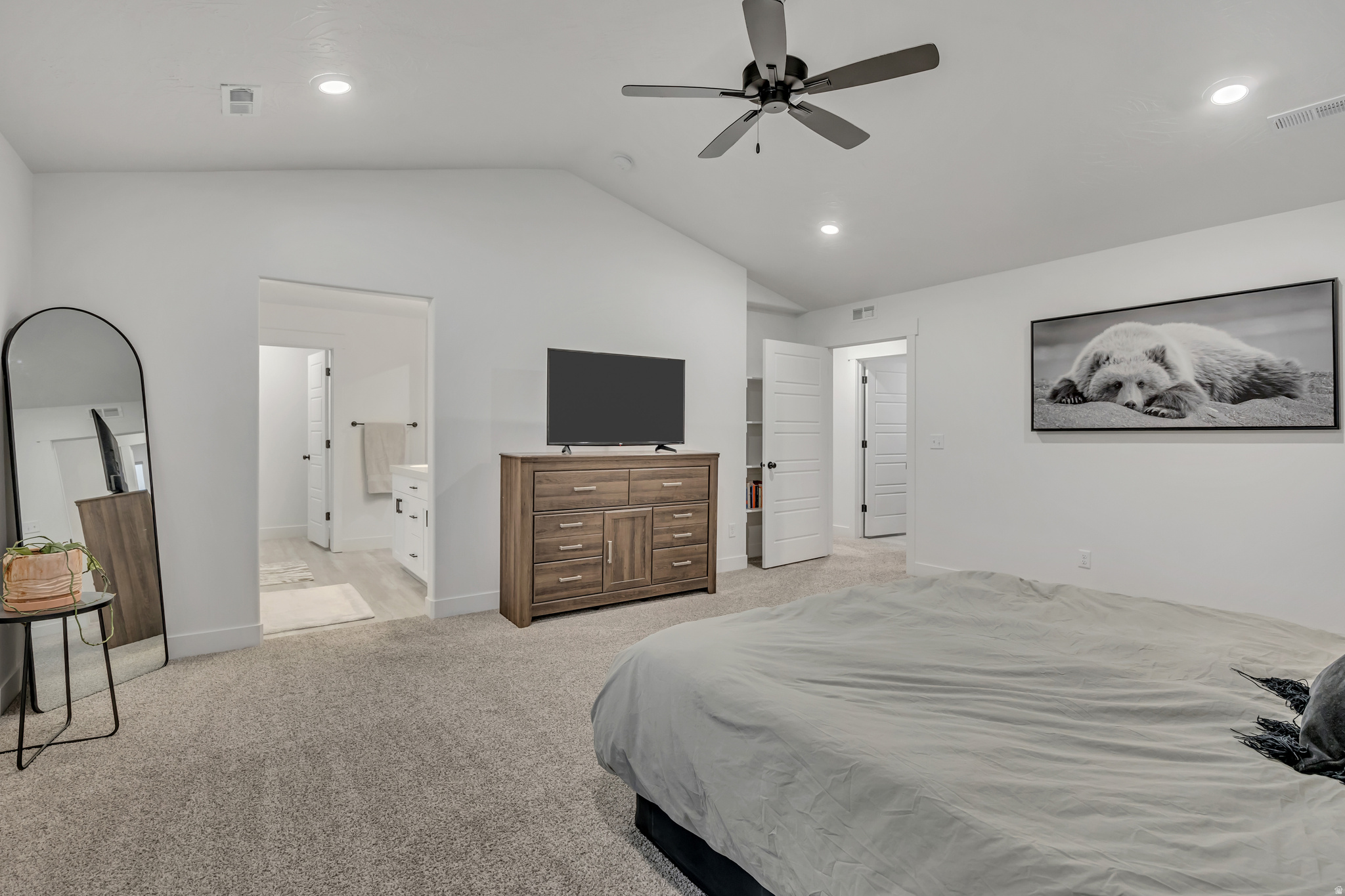 SILVER LAKE - Residential