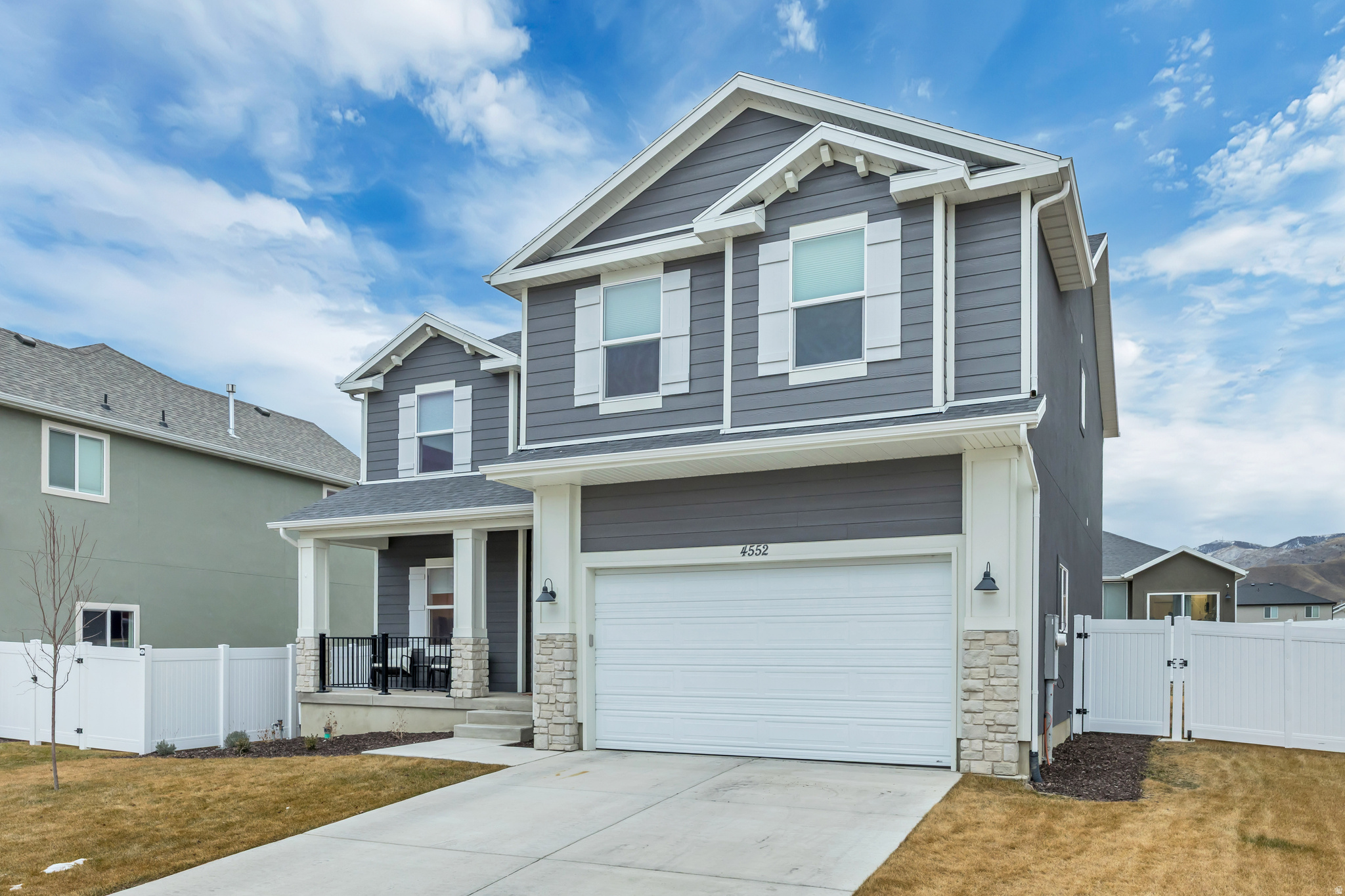 SILVER LAKE - Residential