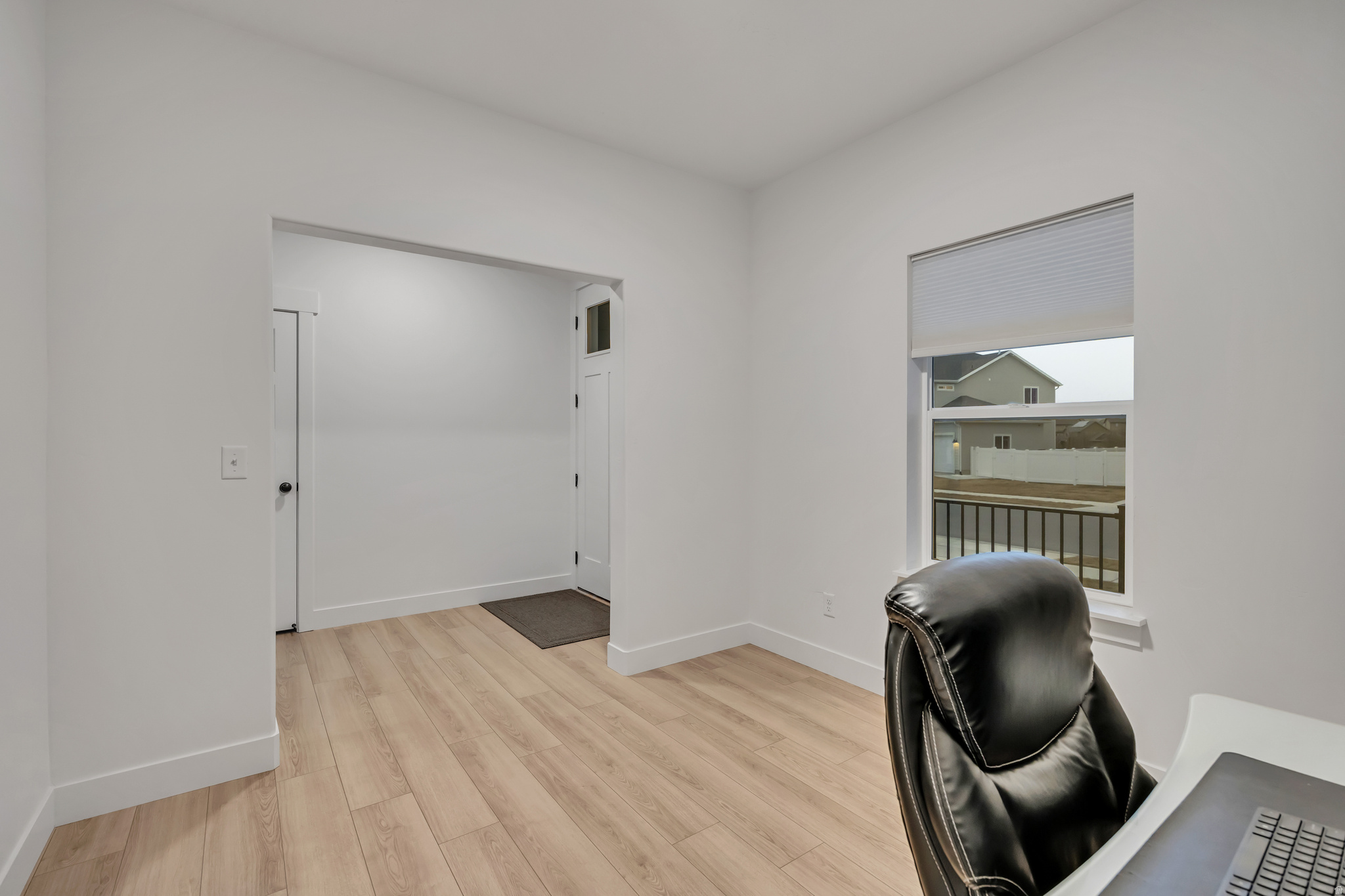 SILVER LAKE - Residential