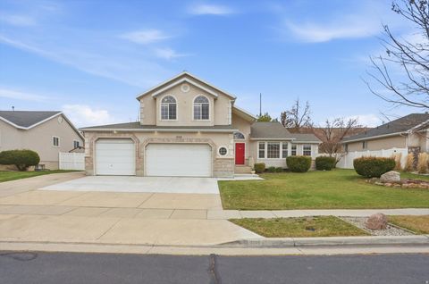 Photo of 1239 W PITCHFORK RD, Murray, UT 84123 (MLS # 2128634)