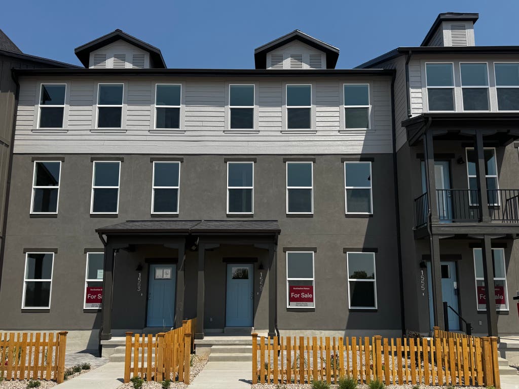 Photo of 1559 N 1875 W #231, Layton, UT 84041 (MLS # 2177130)