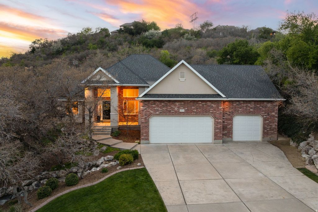Photo of 2771 N 2125 E, Layton, UT 84040 (MLS # 2156336)