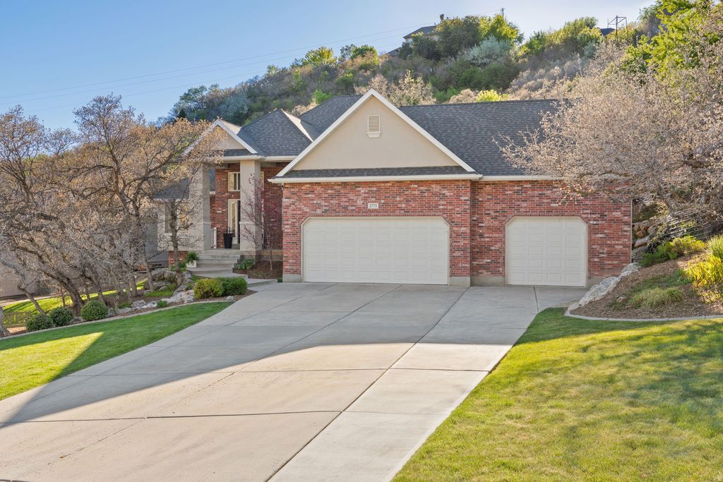 Photo of 2771 N 2125 E, Layton, UT 84040 (MLS # 2156336)
