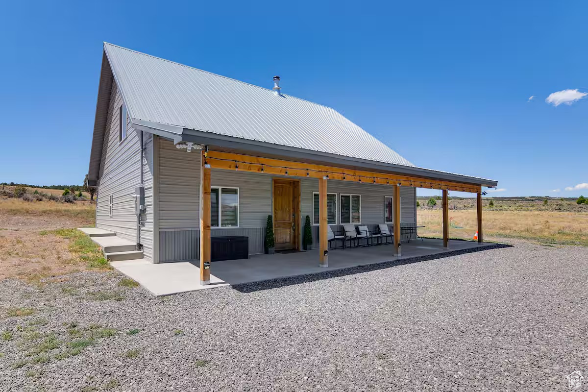 Step into Utah's breathtaking landscapes from this inviting vacation rental in Hatch! This spacious 3-bedroom, 2-bath home features mountain views, a cozy wood-burning stove, and a fully equipped kitchen. The first floor hosts all bedrooms, plus a loft with a full bed, making it ideal for families or groups of friends. Enjoy the close proximity to Red Canyon, Dixie National Forest, and Bryce Canyon. After exploring, relax on the spacious porch while taking in the scenery. Additional amenities include central A/C and heating, washer/dryer, complimentary WiFi, keyless entry, and parking for up to 5 vehicles. Hatch Business License #62 ensures this rental meets local standards for comfort and safety.