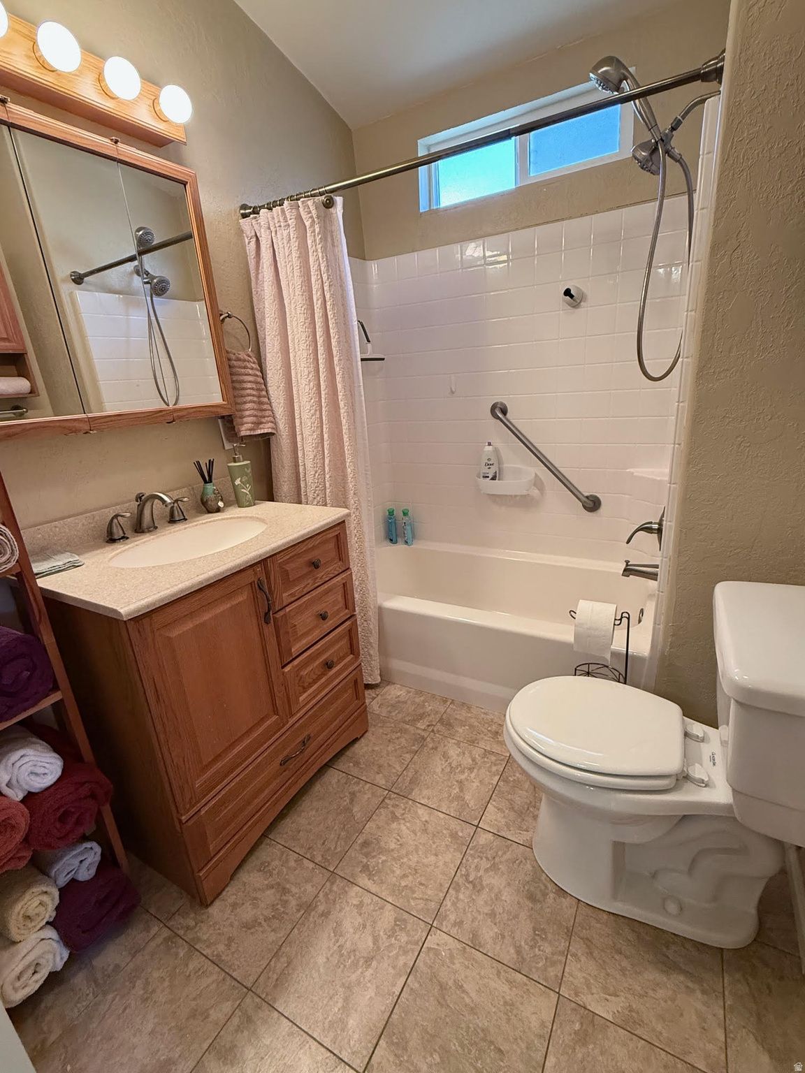 HARRISBURG LAKESIDE EST 2 - Residential