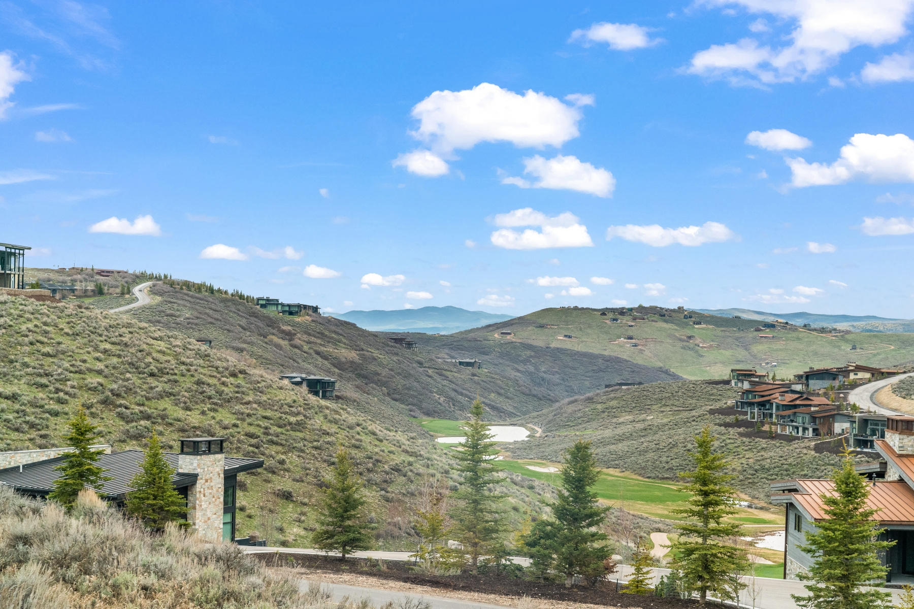 PAINTED SHORES - Land