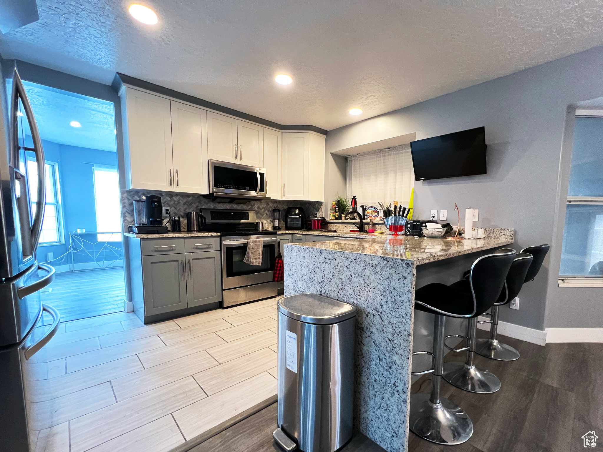 8538 S Littlewood Cir, Sandy, Utah image 8