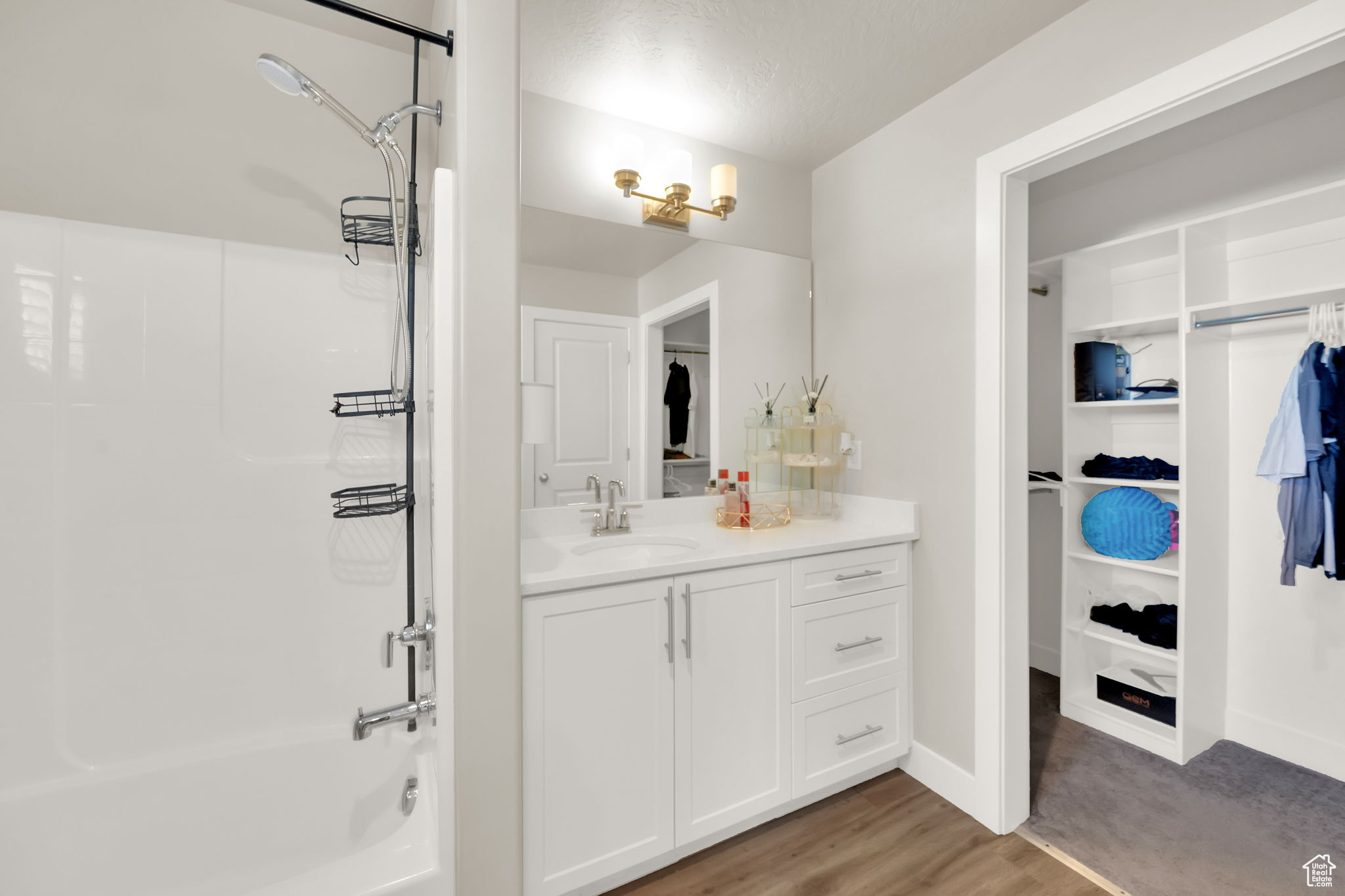 PARKWOOD ESTATES - Residential