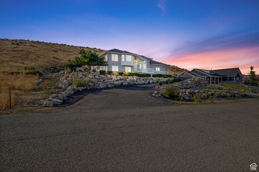 Beautiful 5-bedroom home in sought-after Marble Hills Subdivision. Don't miss your chance to own this spacious and updated home. Enjoy peaceful country living with breathtaking mountain and valley views. This well-maintained home features 5 bedrooms and 3 full bathrooms, vaulted ceilings and a recently refinished family room. The large kitchen and oversized utility room offer exceptional functionality and space. The generous primary suite includes a walk-in closet and a luxurious ensuite bath with a separate shower and large soaking tub. Other highlights include: Newer furnace and A/C, updated bathrooms, newer back deck, freshly landscaped yard, vaulted ceilings and open floor plan ideal for comfortable living and entertaining. This home offers a perfect blend of indoor space and outdoor beauty. Schedule your showing today!