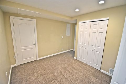 Tiny photo for 2905 S 2000 E, Salt Lake City, UT 84109 (MLS # 2127893)