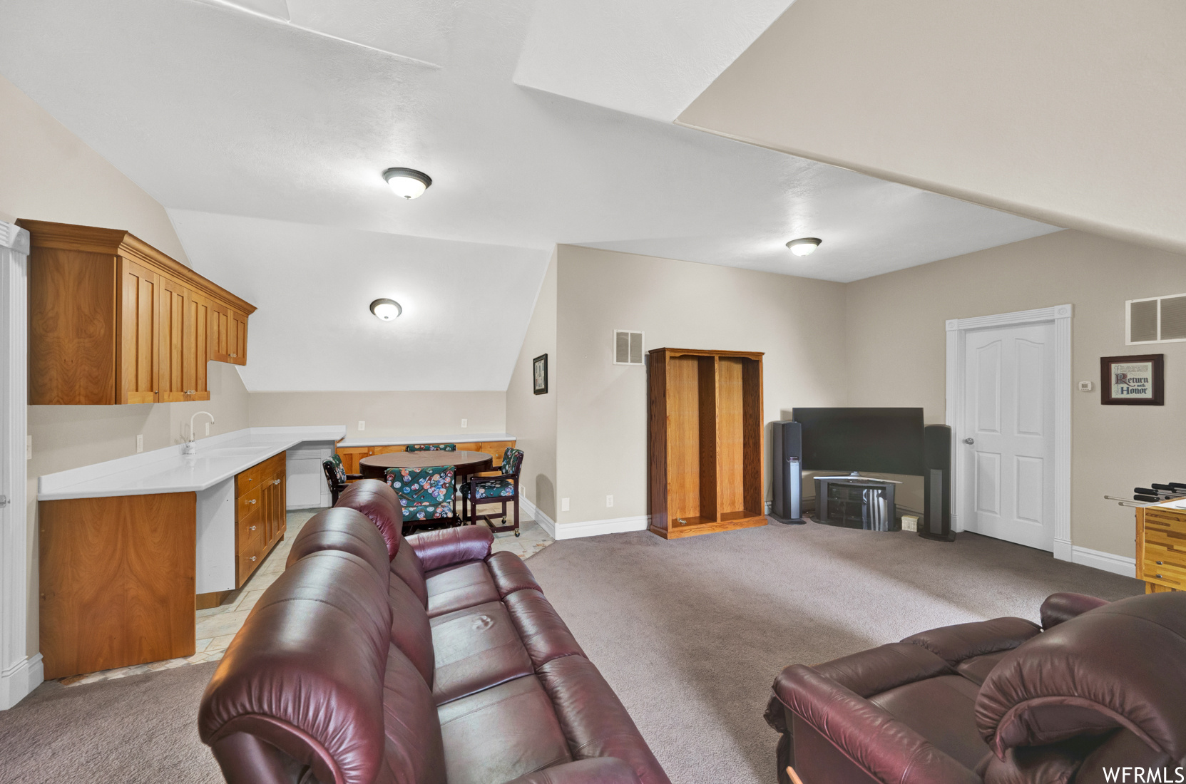 Salt Lake City, Utah 84123, United States, 10 Bedrooms Bedrooms, ,7 BathroomsBathrooms,Residential,Pending,228629