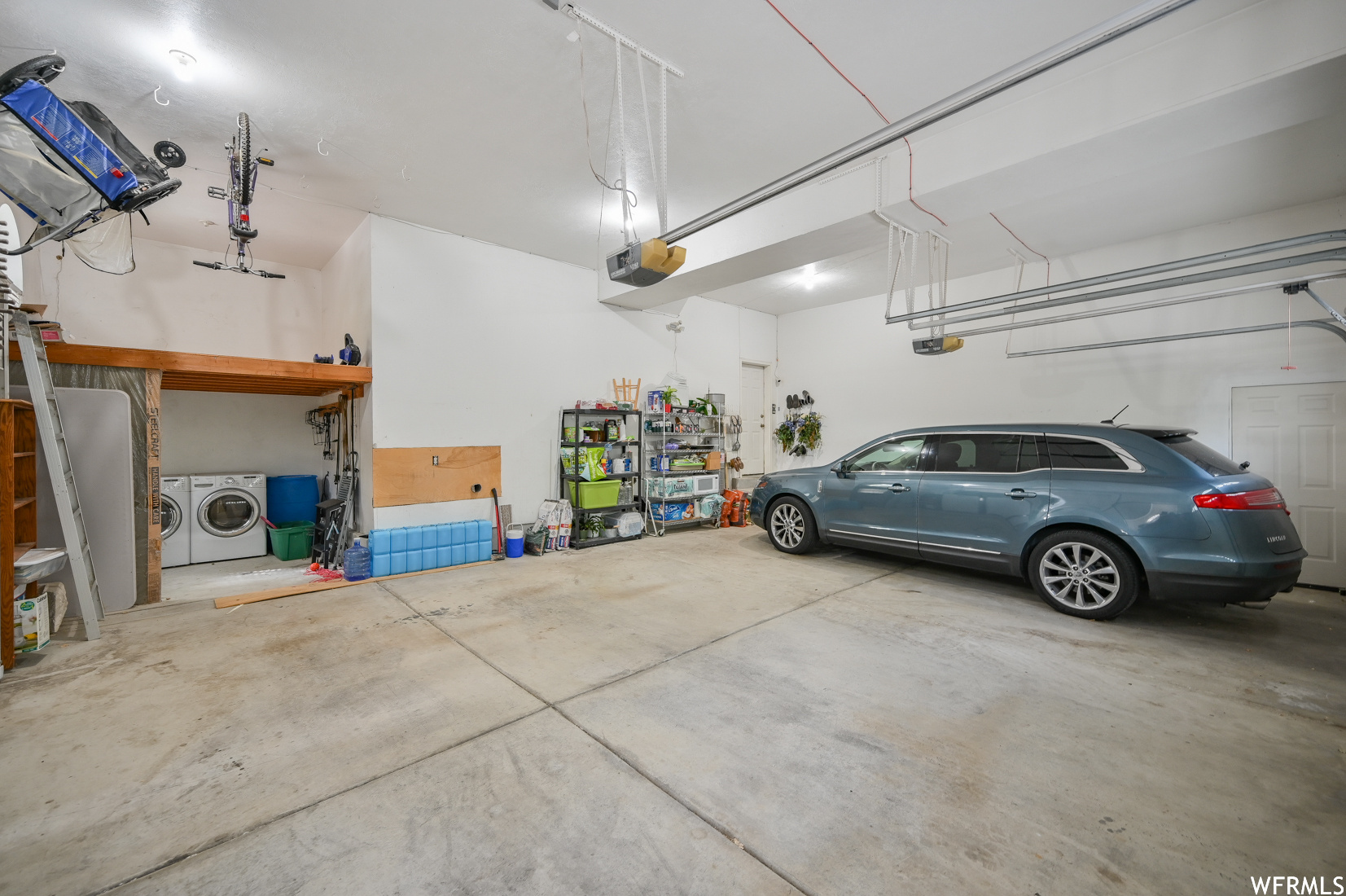 Salt Lake City, Utah 84123, United States, 10 Bedrooms Bedrooms, ,7 BathroomsBathrooms,Residential,Pending,228629