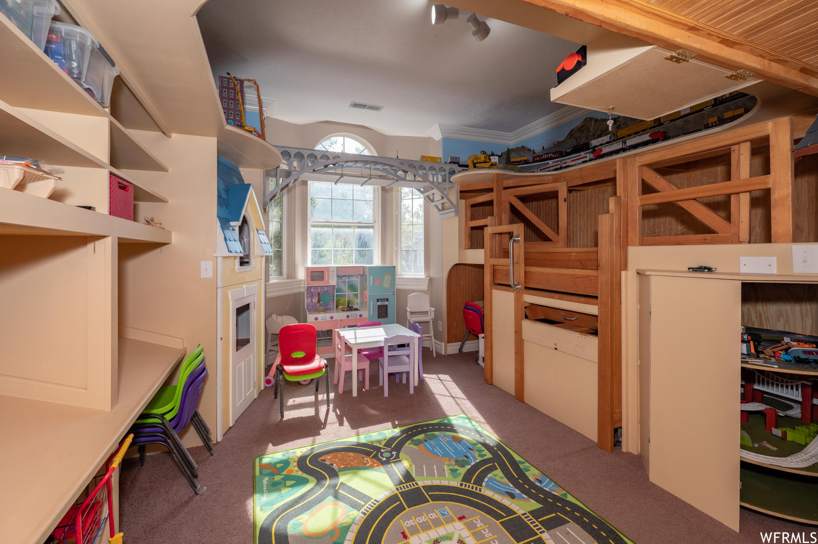 Salt Lake City, Utah 84123, United States, 10 Bedrooms Bedrooms, ,7 BathroomsBathrooms,Residential,Pending,228629