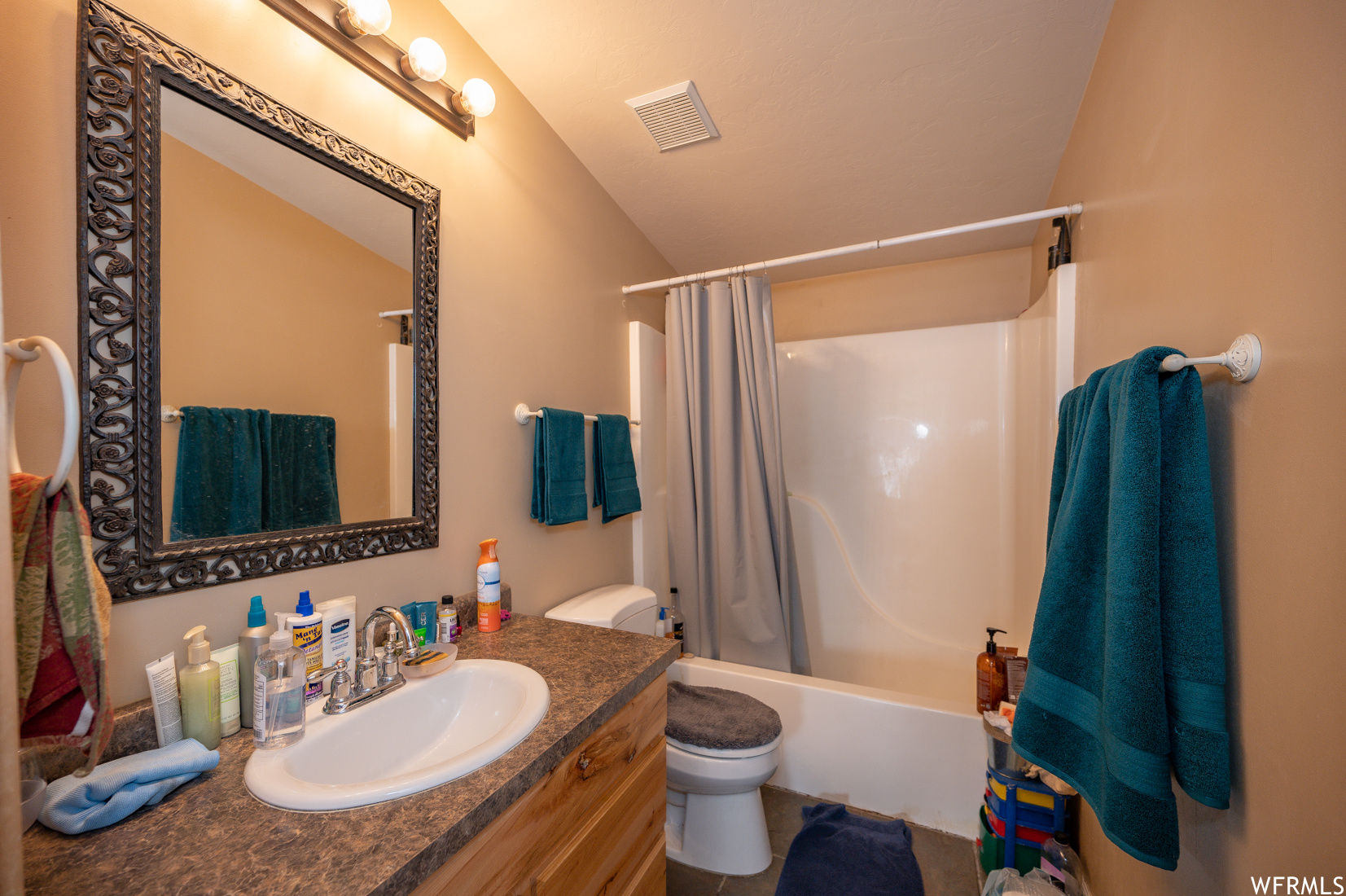 Salt Lake City, Utah 84123, United States, 10 Bedrooms Bedrooms, ,7 BathroomsBathrooms,Residential,Pending,228629