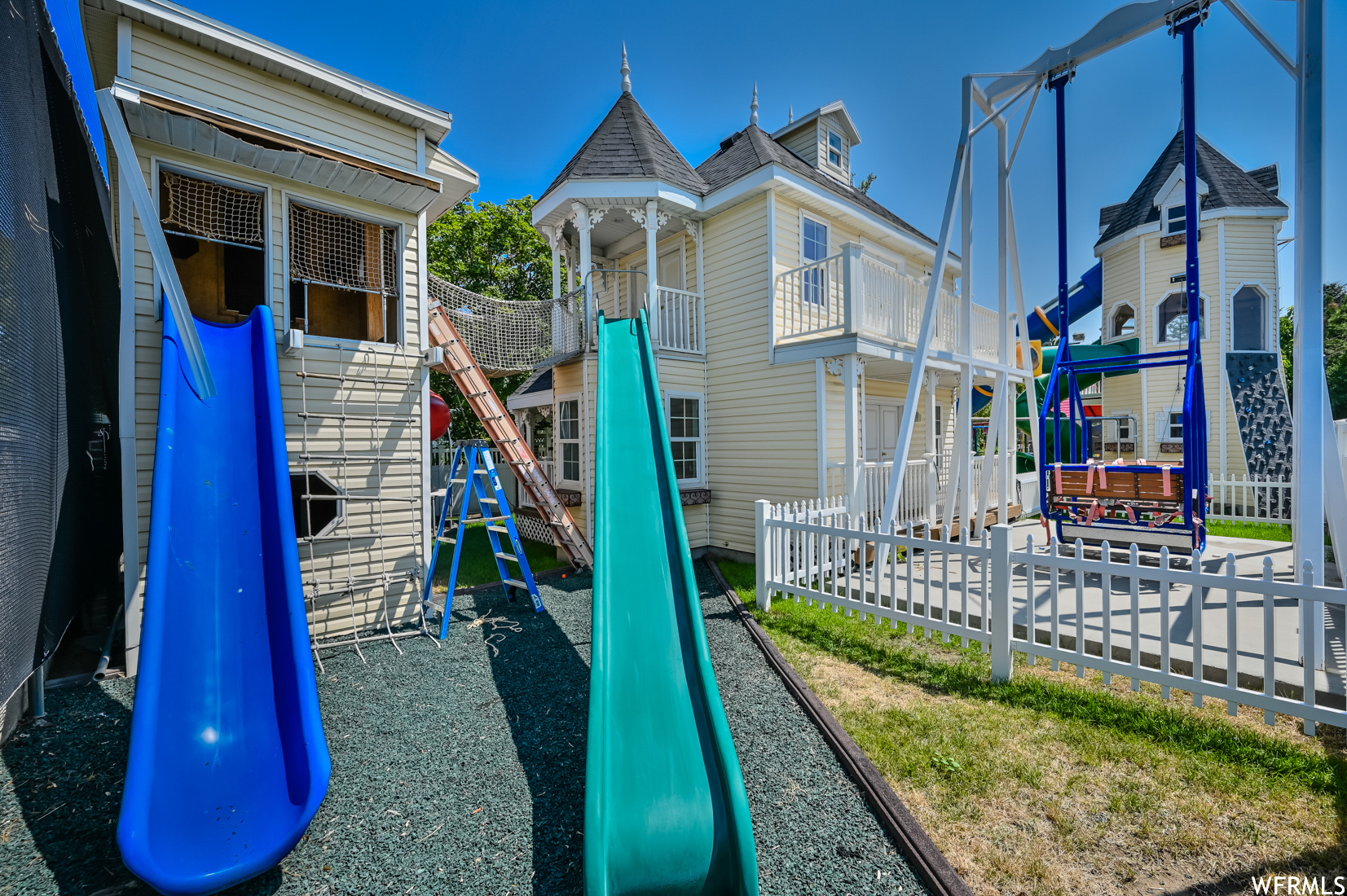 Salt Lake City, Utah 84123, United States, 10 Bedrooms Bedrooms, ,7 BathroomsBathrooms,Residential,Pending,228629