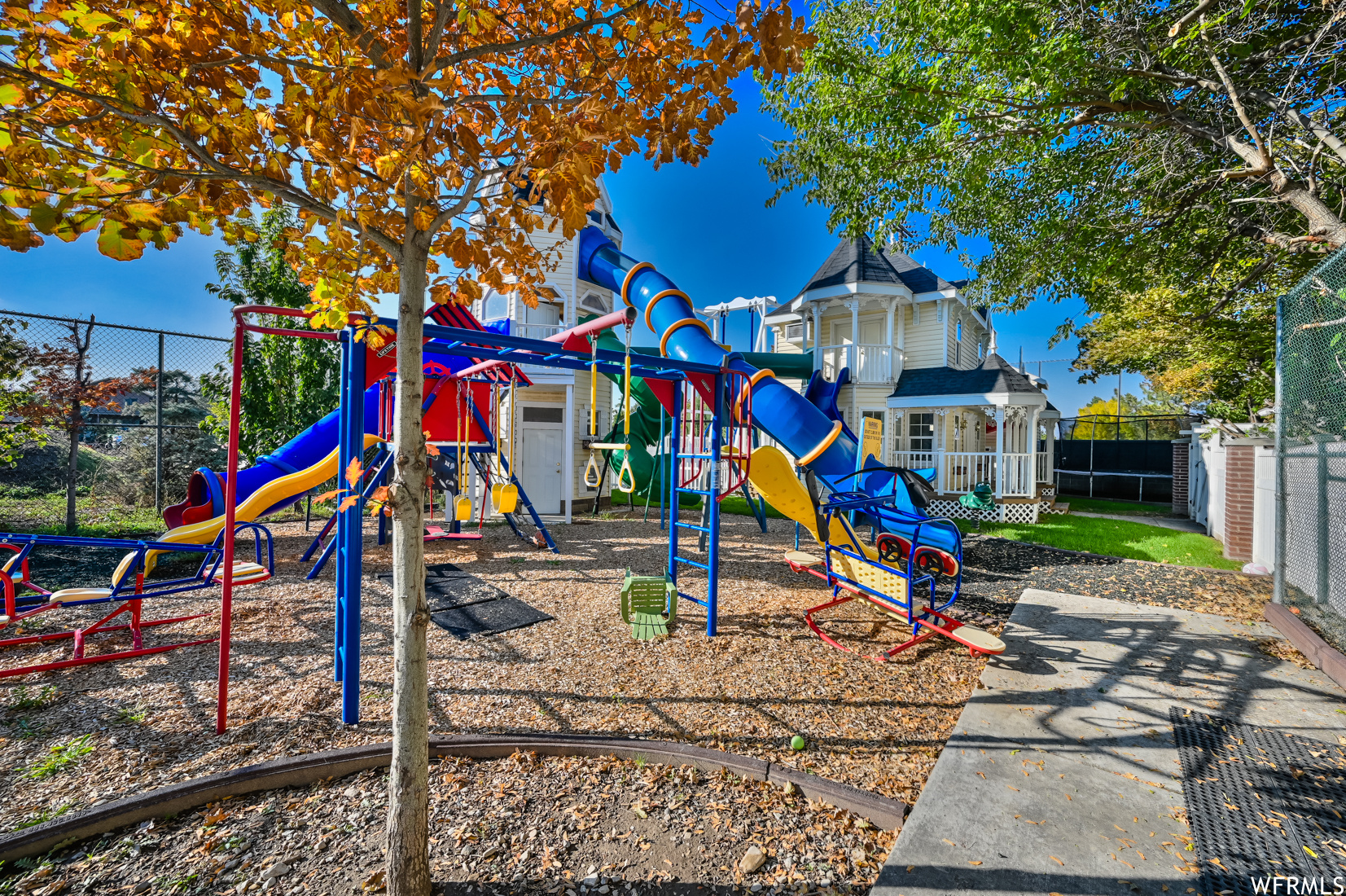 Salt Lake City, Utah 84123, United States, 10 Bedrooms Bedrooms, ,7 BathroomsBathrooms,Residential,Pending,228629