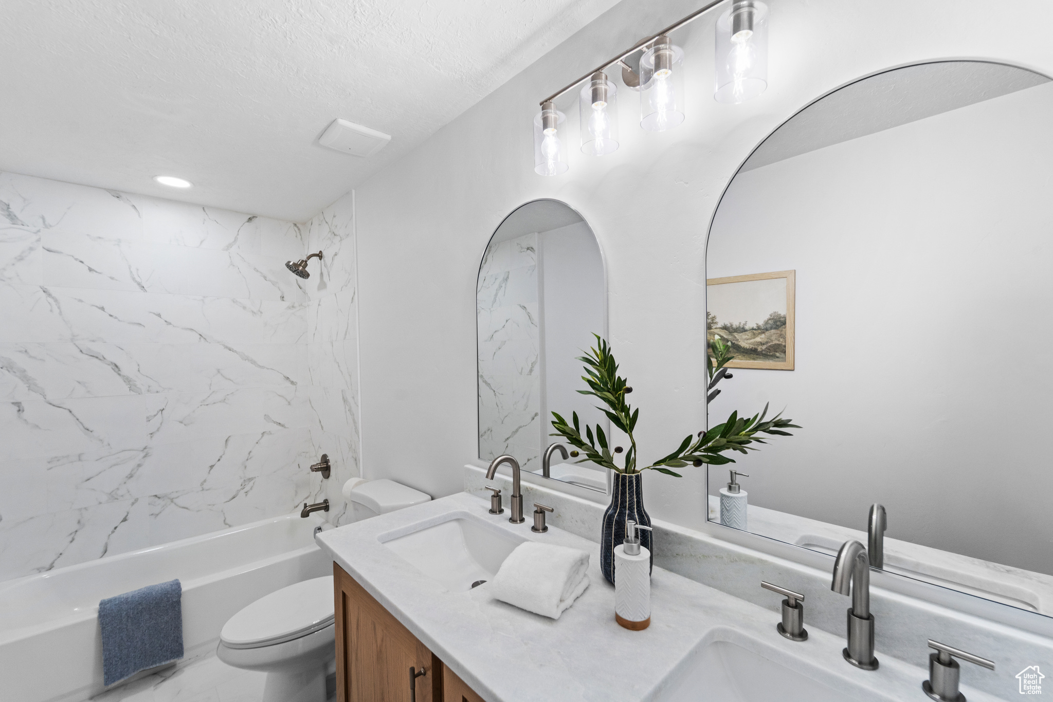 HIDDEN VALLEY COUNTRY CLUB ESTATES - Residential