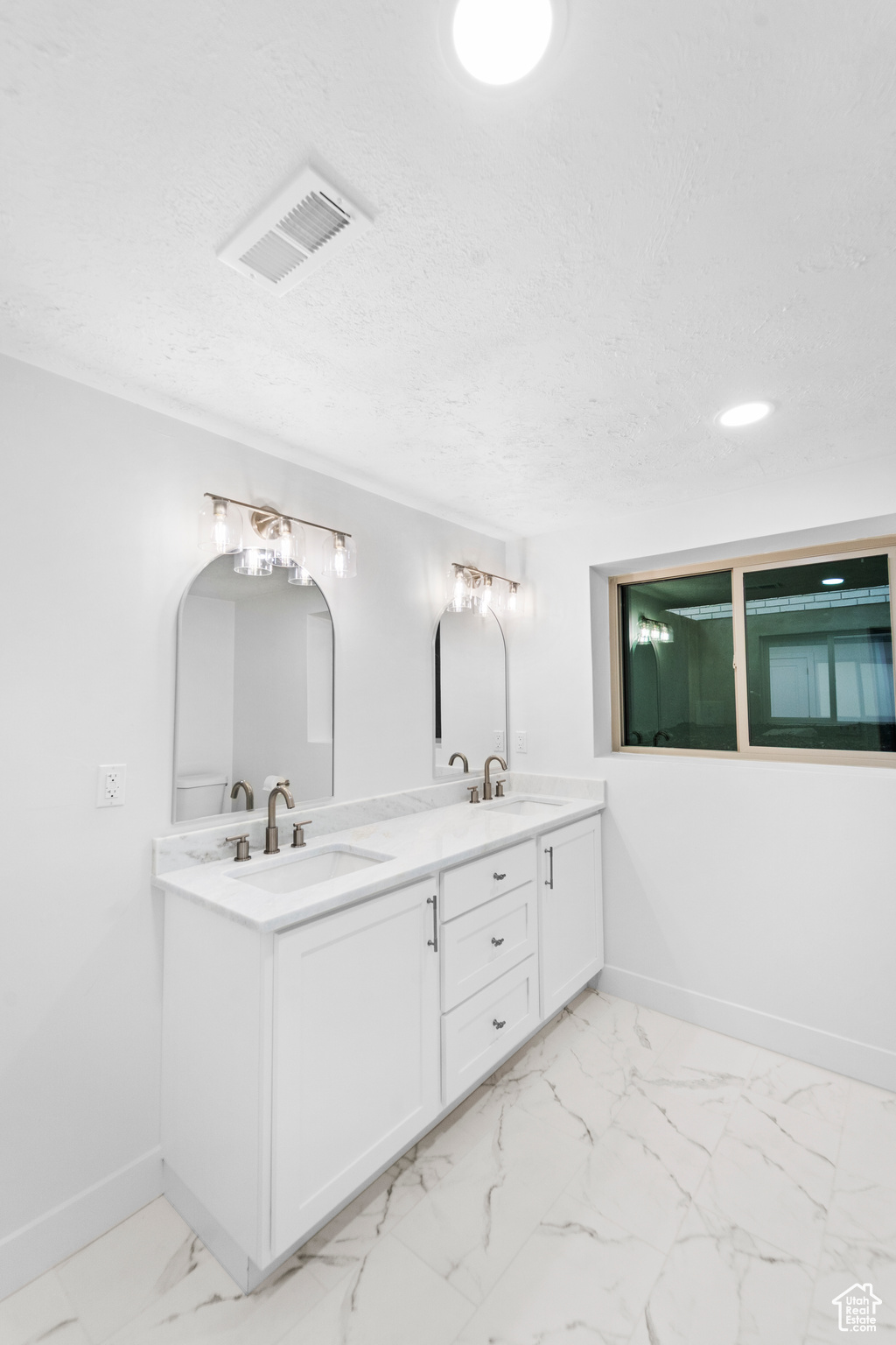 HIDDEN VALLEY COUNTRY CLUB ESTATES - Residential