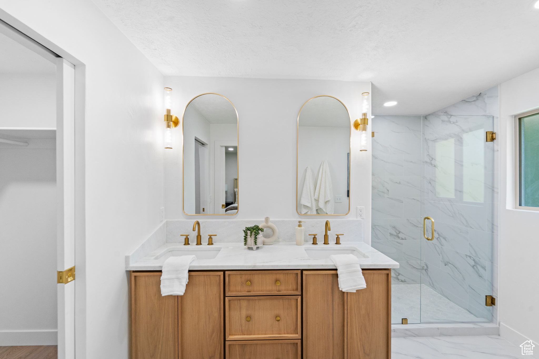 HIDDEN VALLEY COUNTRY CLUB ESTATES - Residential