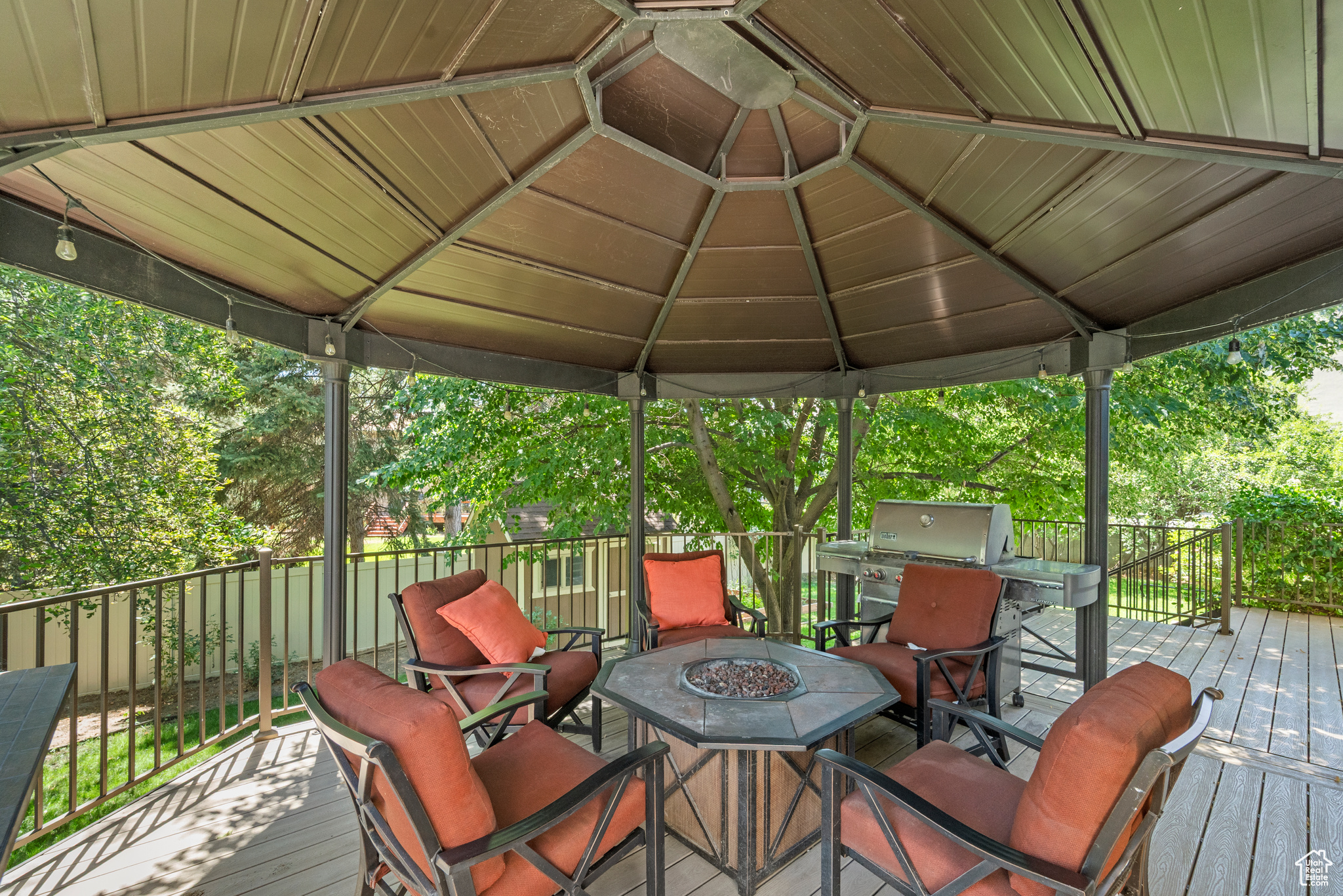 HIDDEN VALLEY COUNTRY CLUB ESTATES - Residential