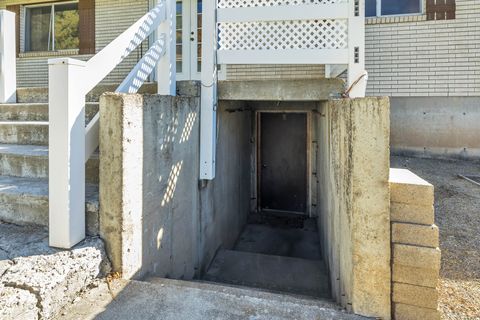 Tiny photo for 681 E 215 N, Lindon, UT 84042 (MLS # 2120454)