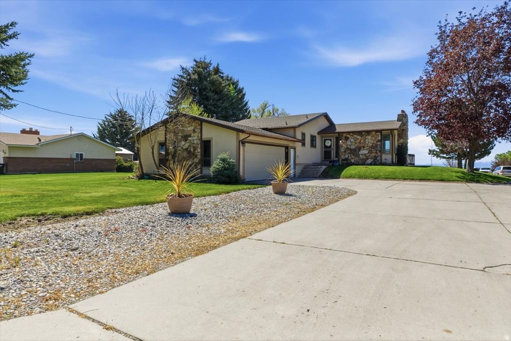 Photo of 222 E VALLEY DR, Preston, ID 83263 (MLS # 2156006)