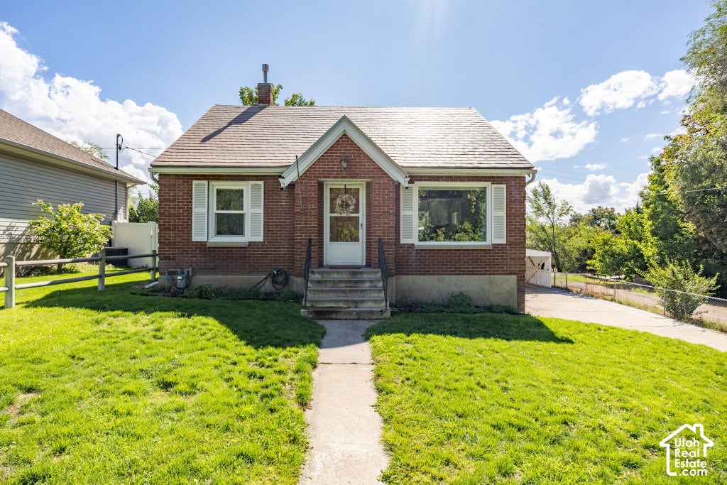 Photo of 280 E 700 S, River Heights, UT 84321 (MLS # 2187096)