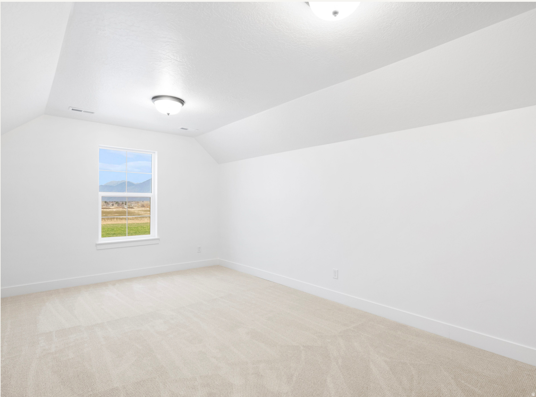 BROAD HOLLOW - Residential