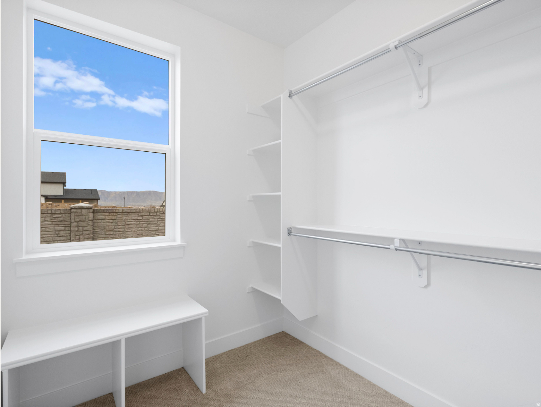 BROAD HOLLOW - Residential