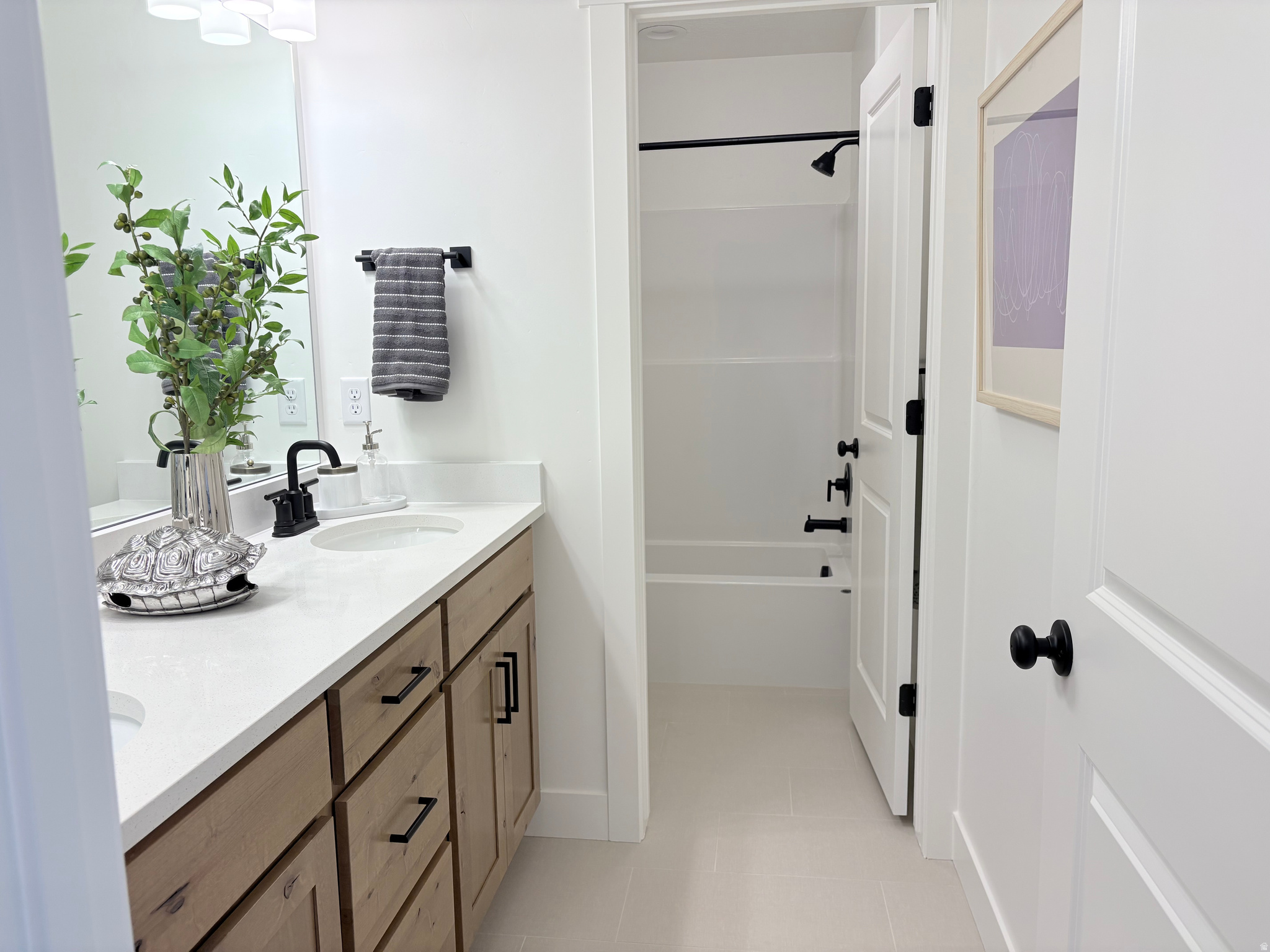 BROAD HOLLOW - Residential