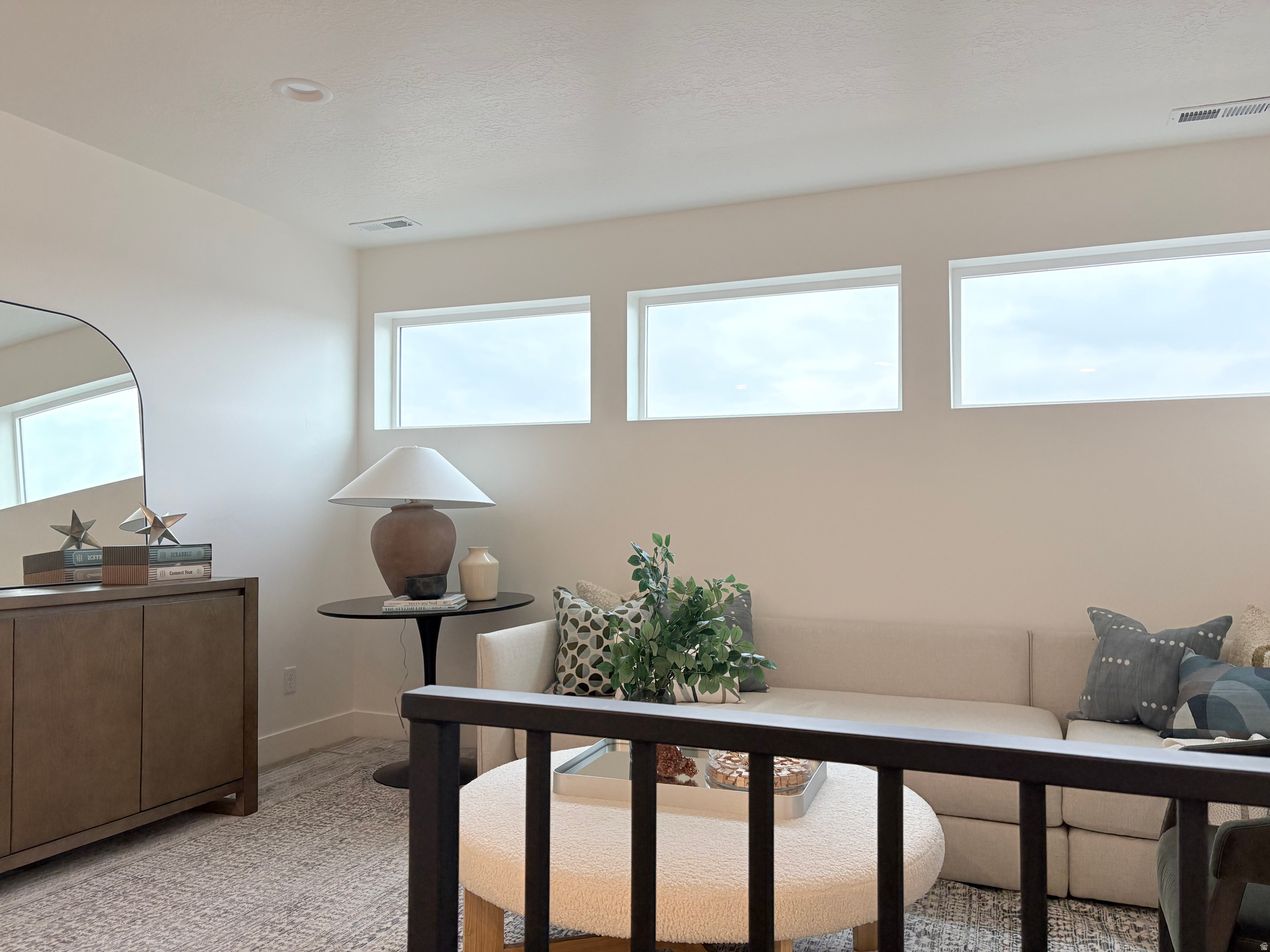 BROAD HOLLOW - Residential