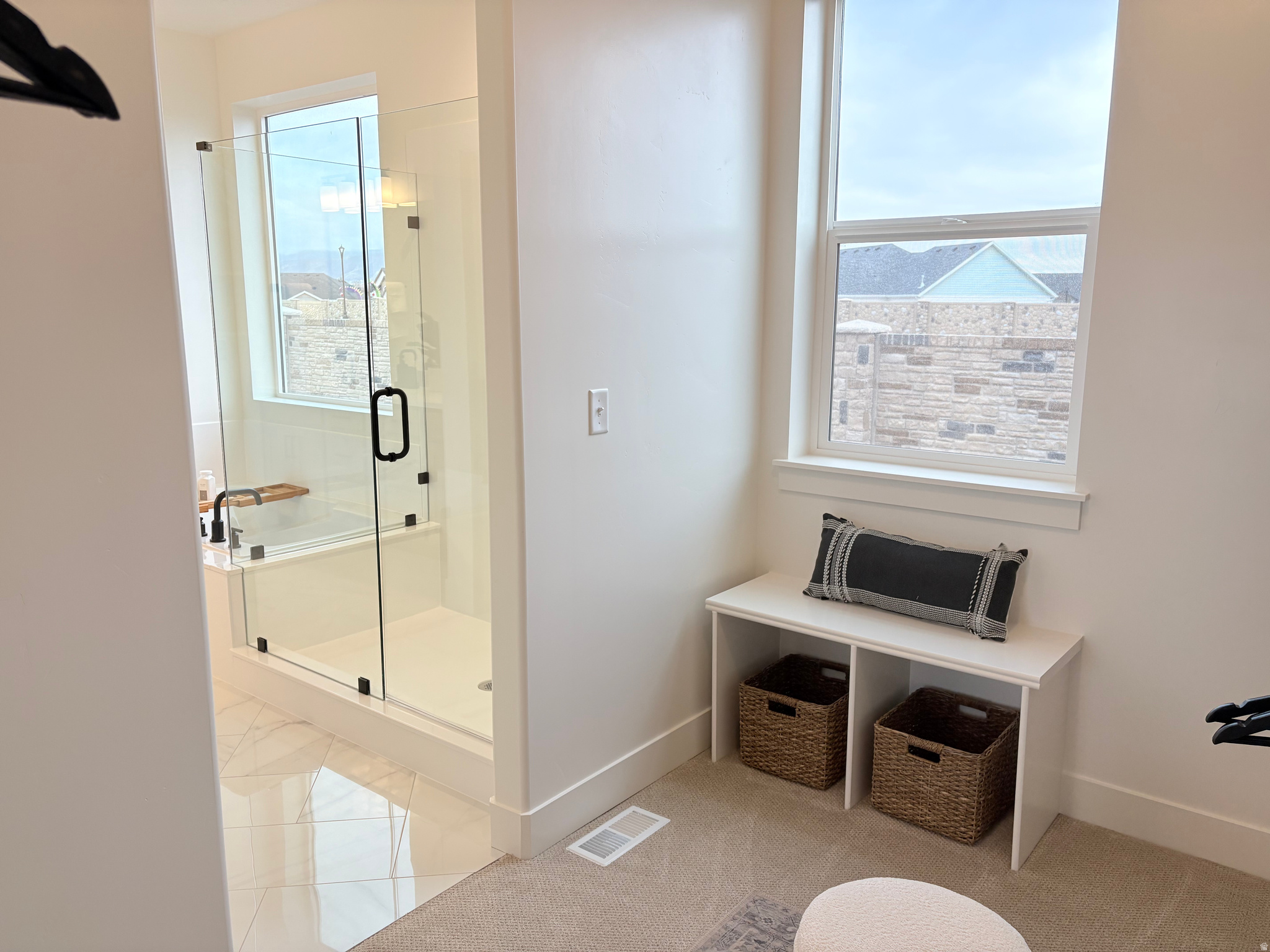 BROAD HOLLOW - Residential