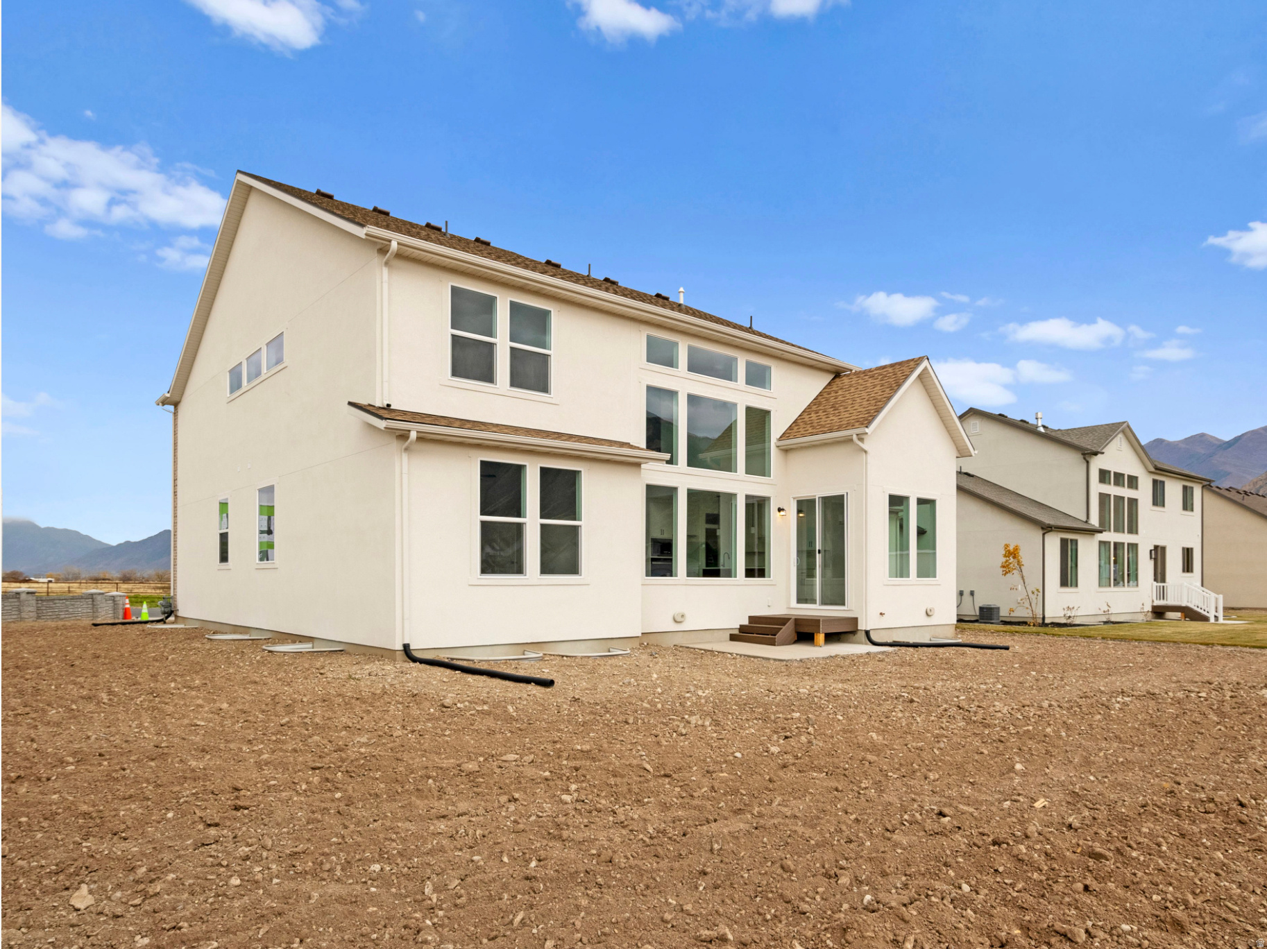 BROAD HOLLOW - Residential