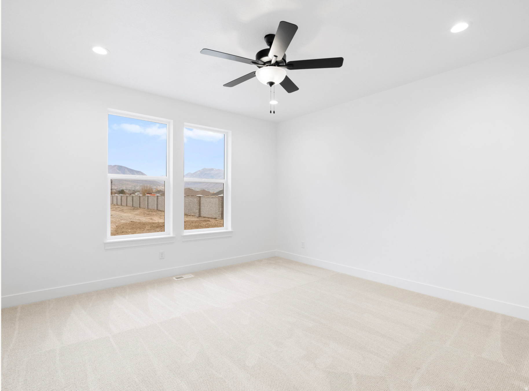 BROAD HOLLOW - Residential