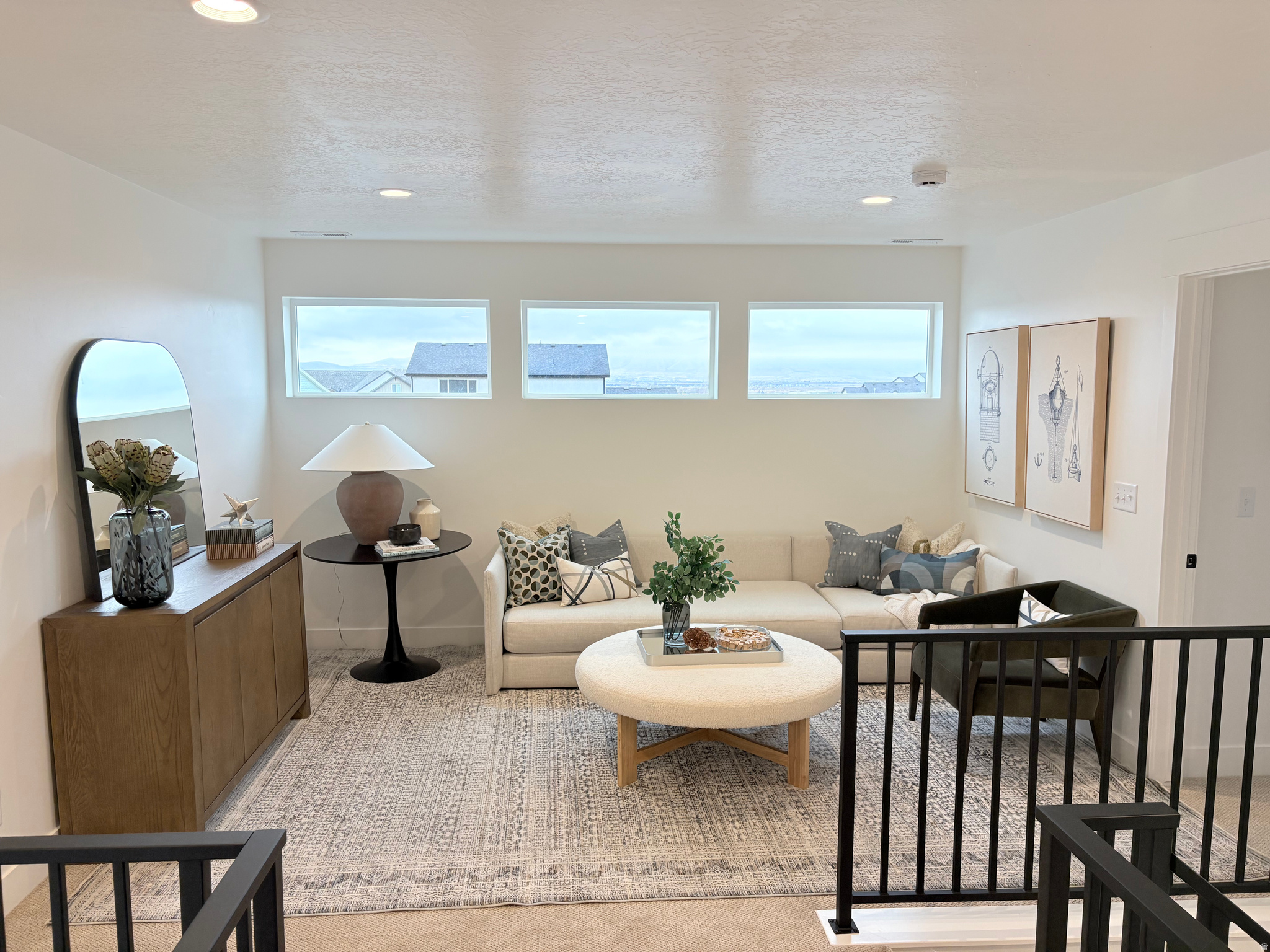 BROAD HOLLOW - Residential