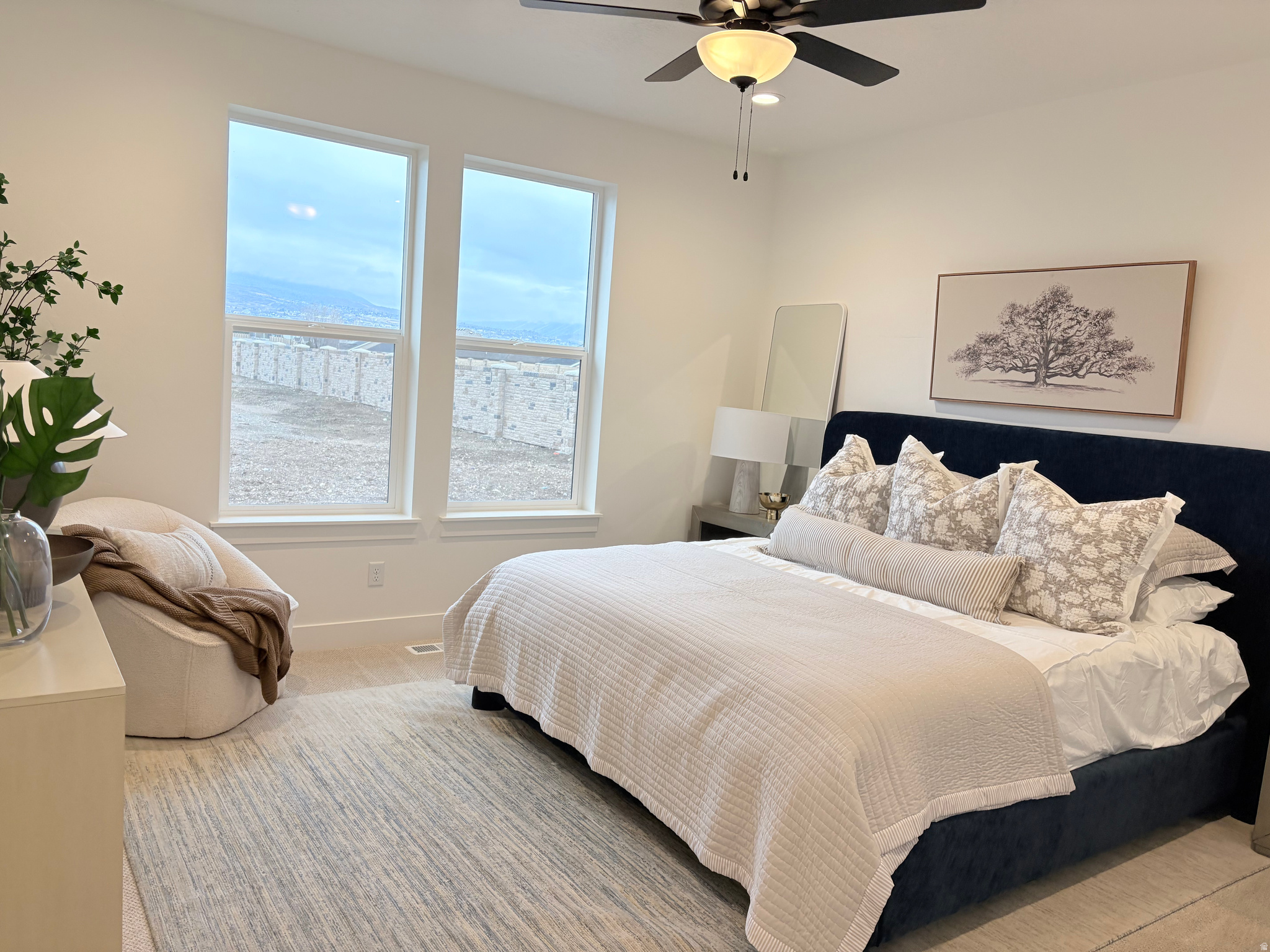 BROAD HOLLOW - Residential