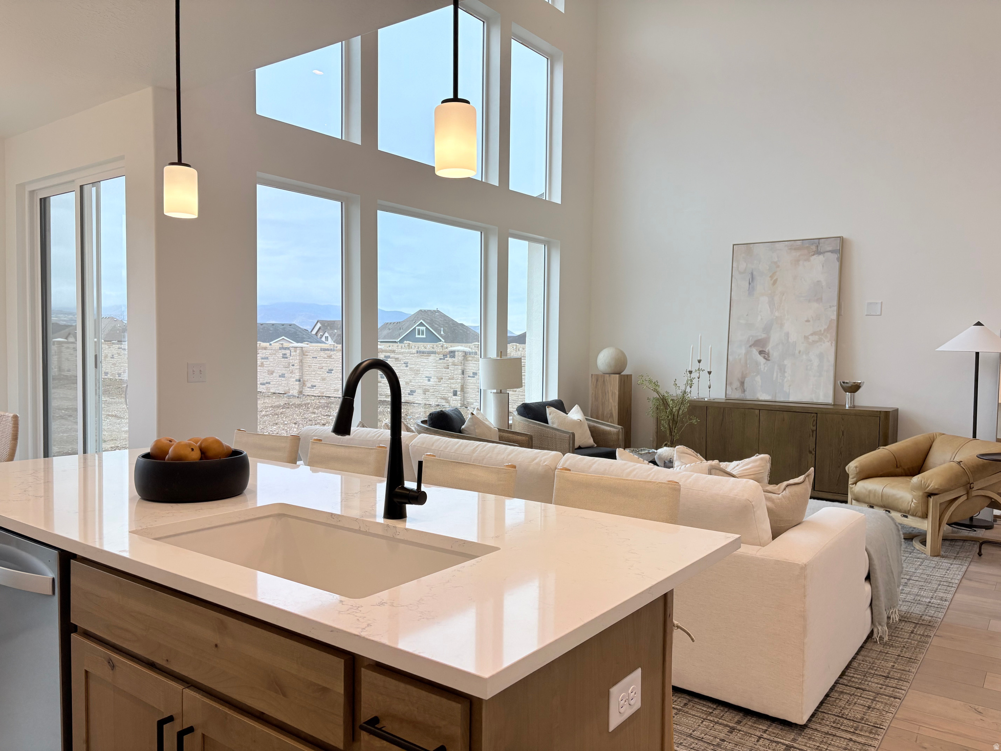 BROAD HOLLOW - Residential