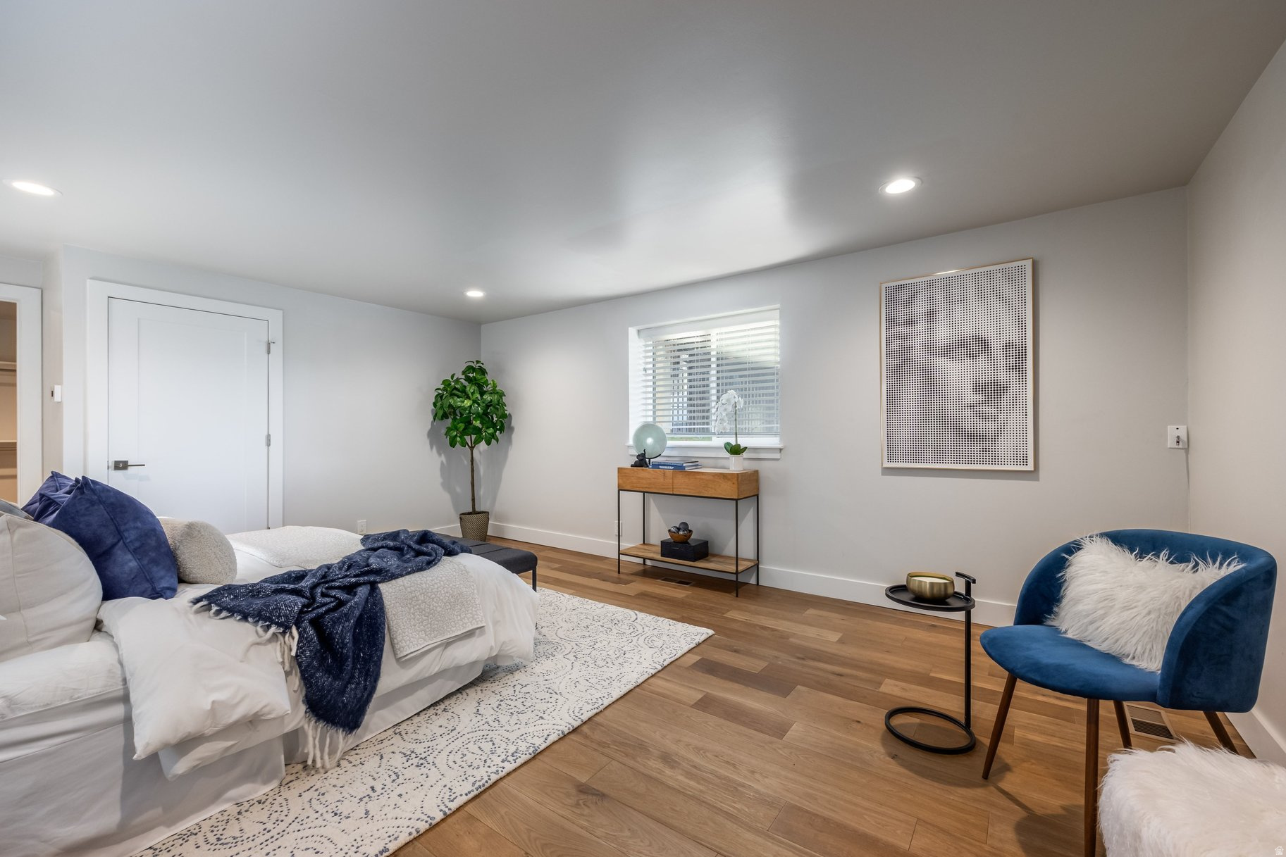 ENSIGN DOWNS - Residential