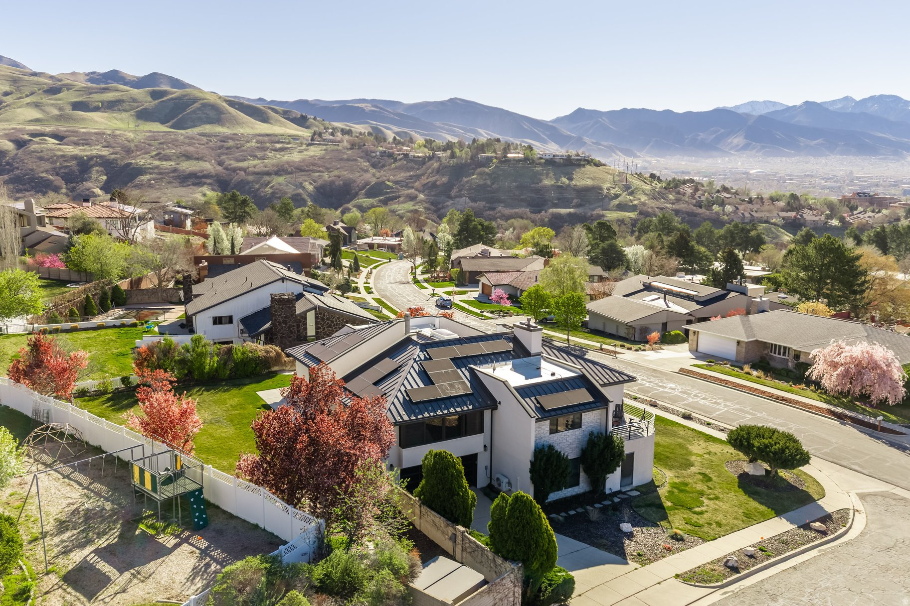 ENSIGN DOWNS - Residential