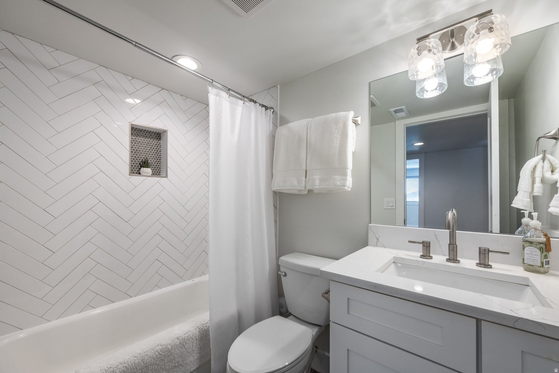 ENSIGN DOWNS - Residential