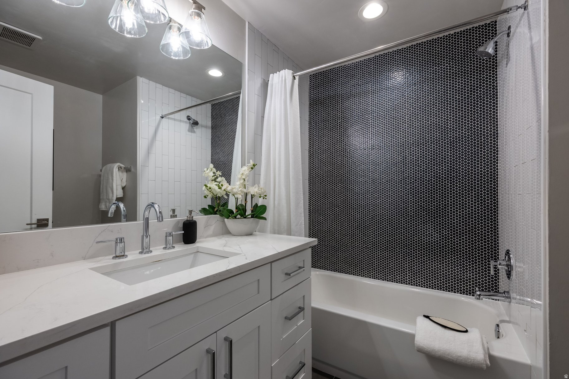 ENSIGN DOWNS - Residential