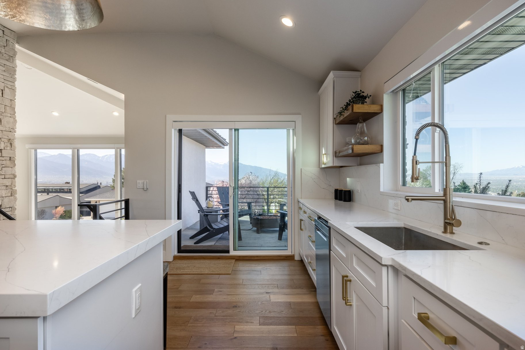 ENSIGN DOWNS - Residential