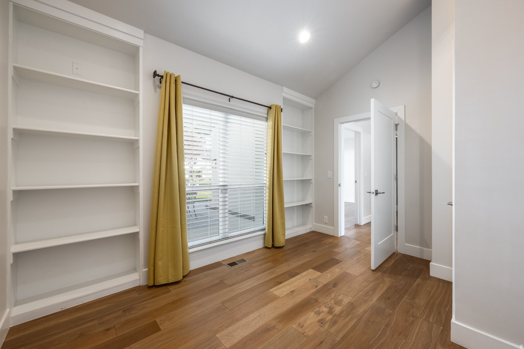 ENSIGN DOWNS - Residential