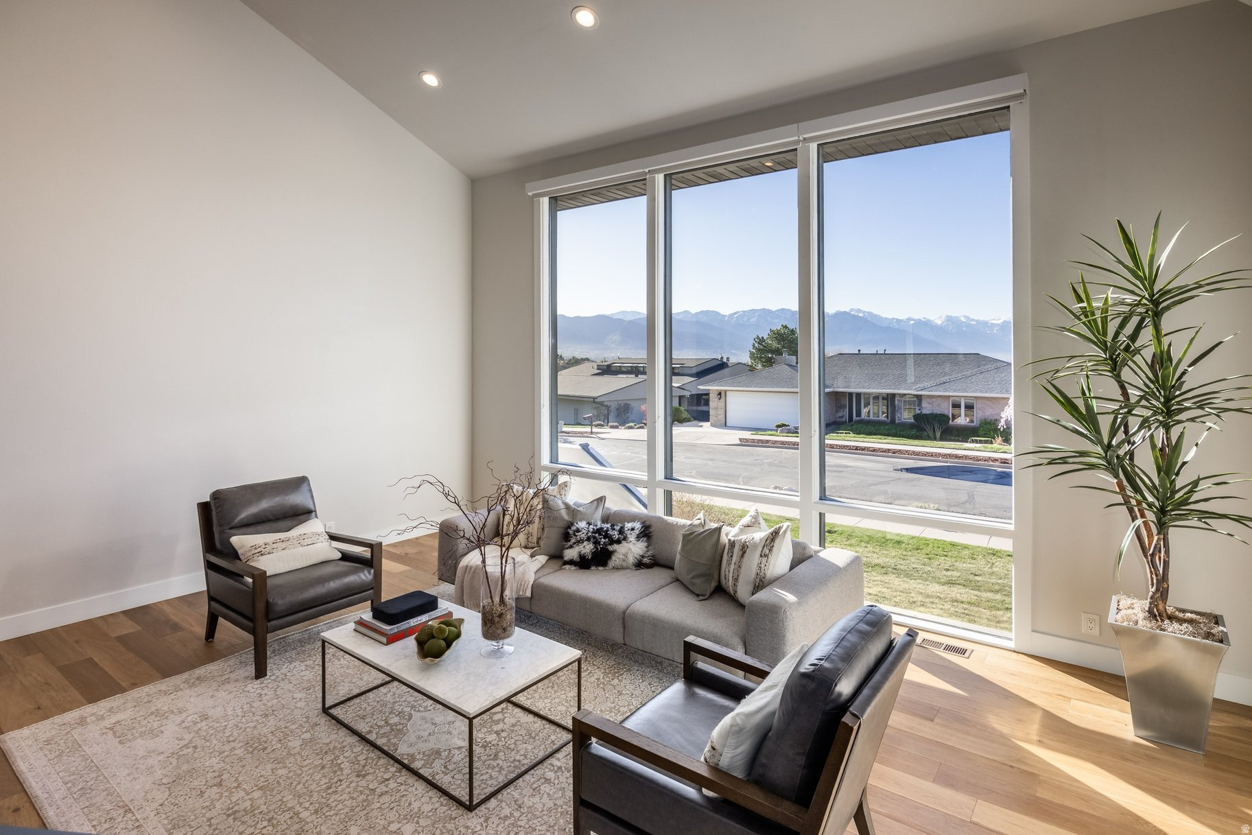 ENSIGN DOWNS - Residential