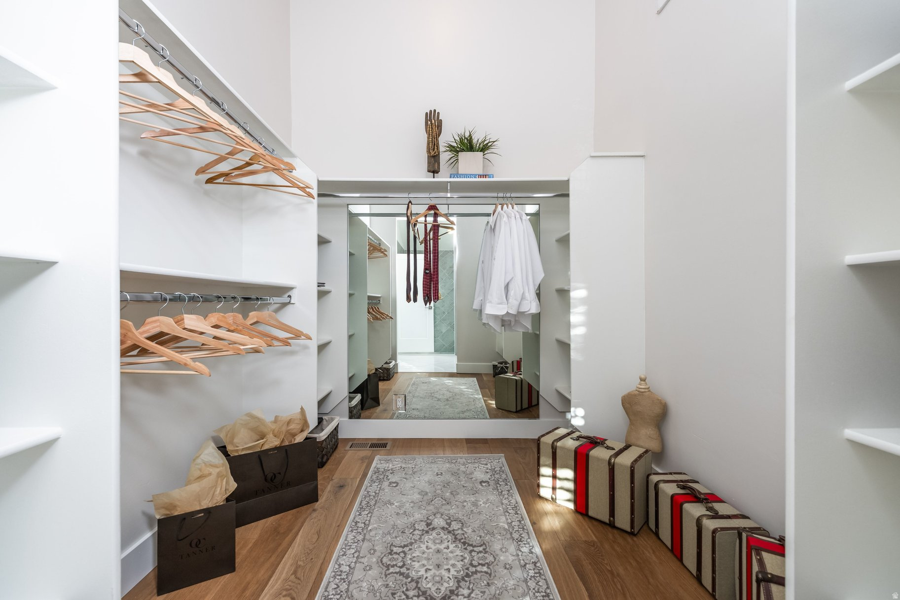 ENSIGN DOWNS - Residential